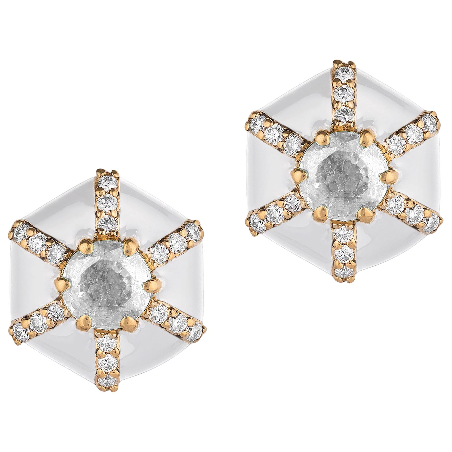 Sechseckige Ohrstecker aus weißer Emaille mit Diamanten vonshwara