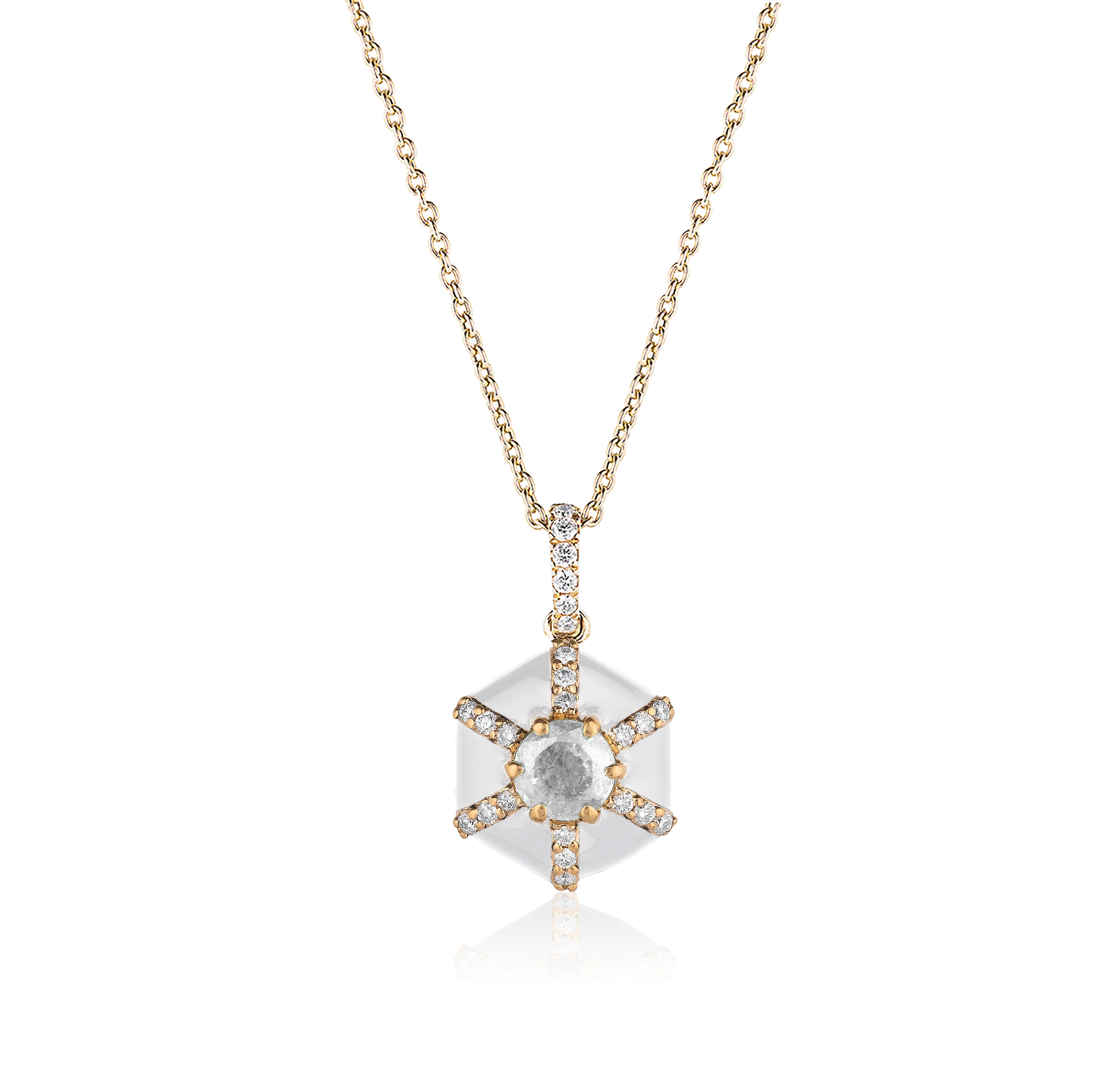 Sechseckiger Anhänger aus weißer Emaille mit Diamanten inshwara-Form (Hexagonschliff)