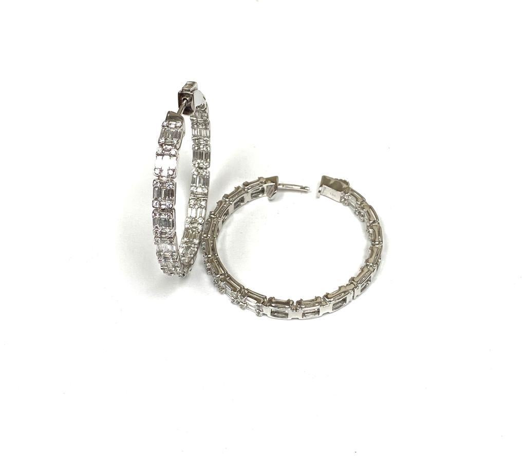 Goshwara Inside- Outside Baguette and Princess Diamond Earrings In New Condition In New York, NY