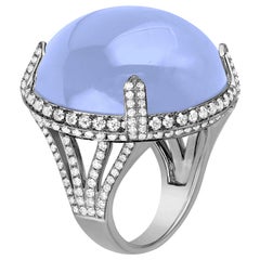 Grande bague Goshwara en calcédoine bleue cabochon et diamants