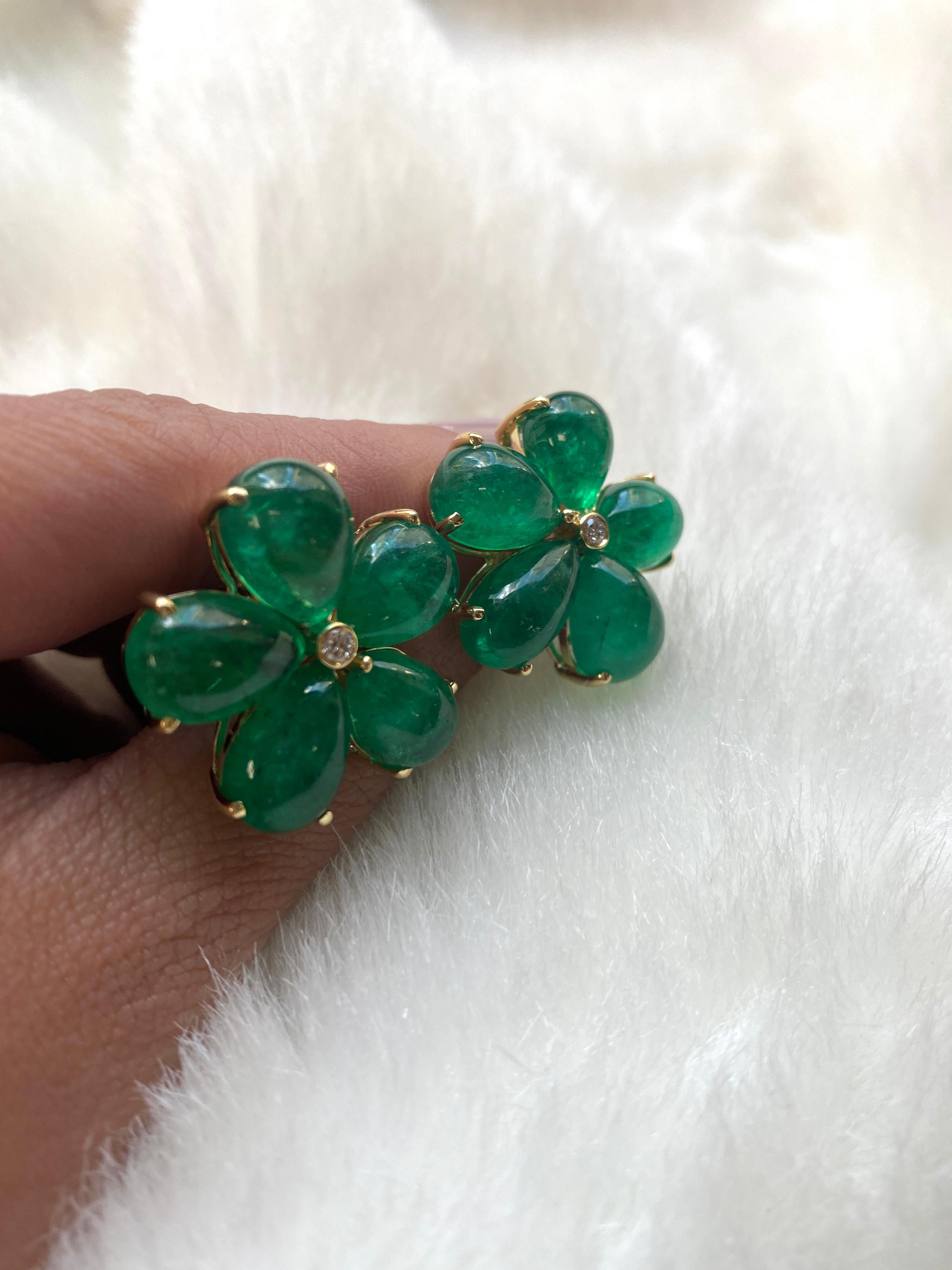 Contemporary Goshwara Large Pear Shape Cluster Emerald Stud with Diamonds Earrings For Sale