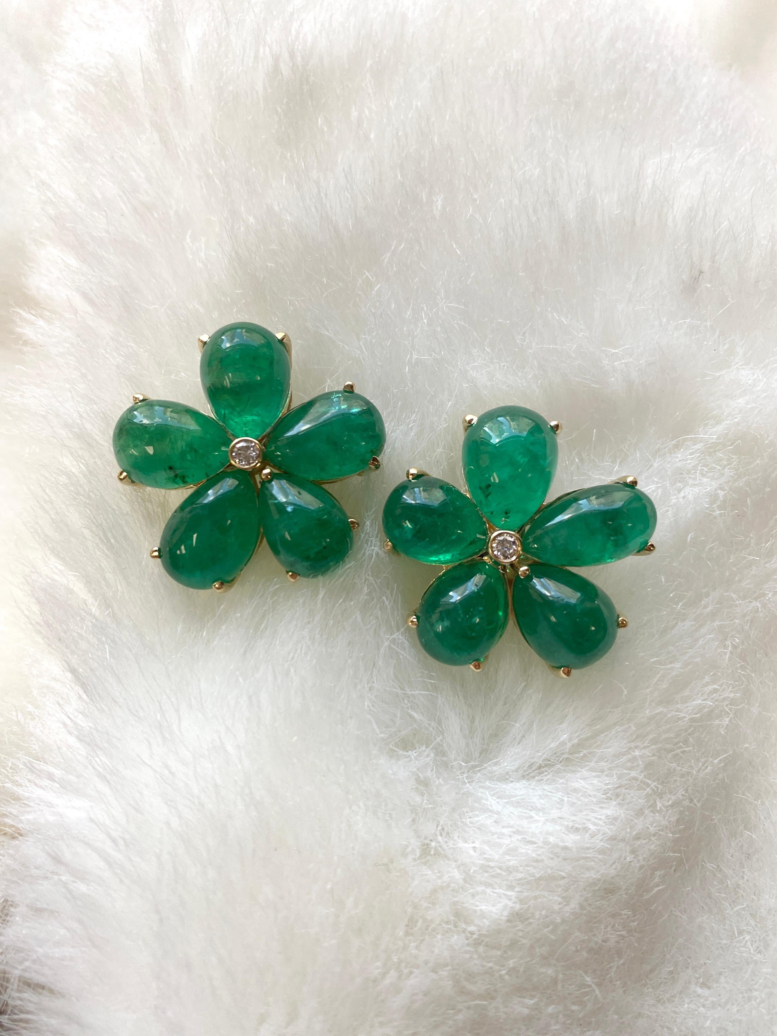 Goshwara Large Pear Shape Cluster Emerald Stud with Diamonds Earrings In New Condition For Sale In New York, NY