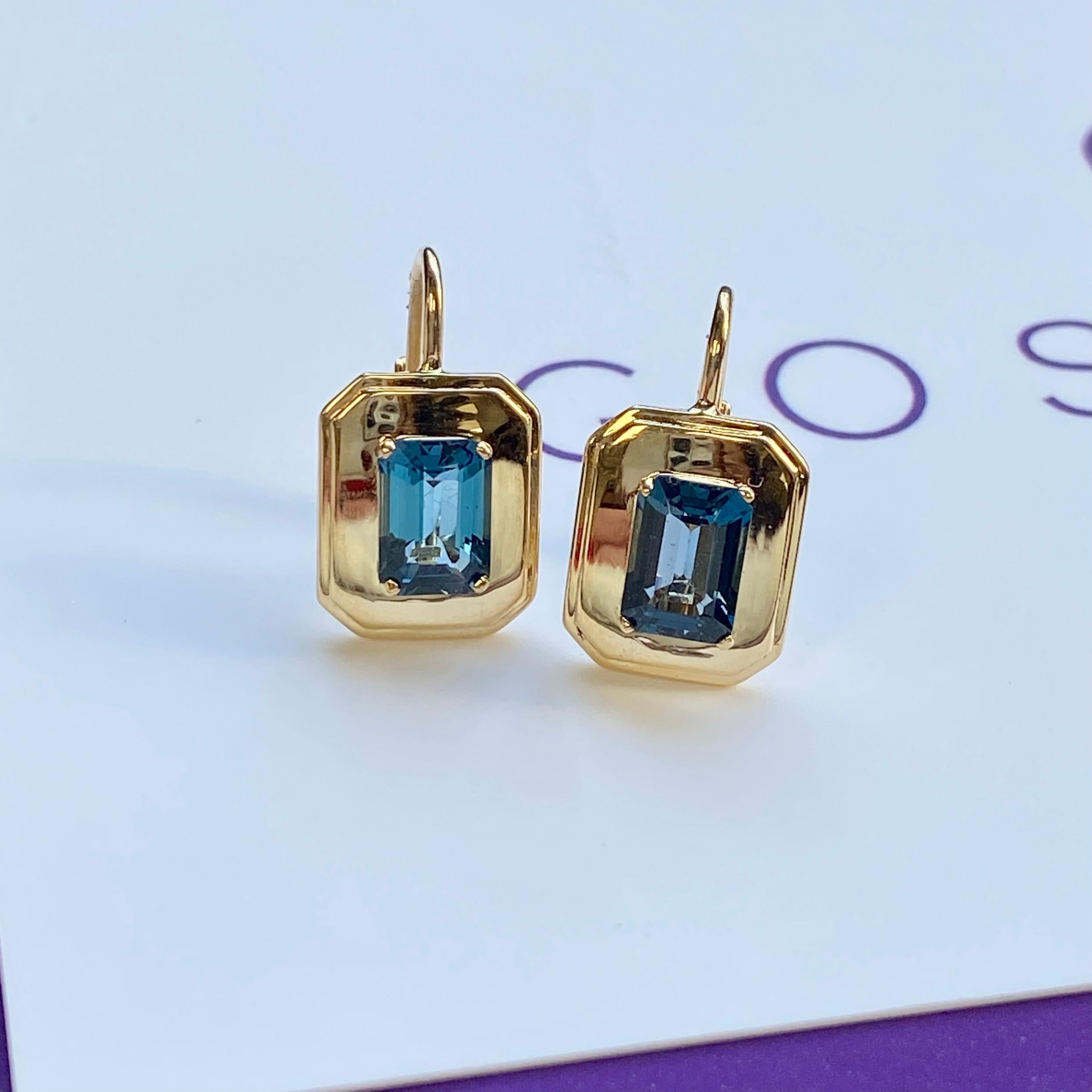 Goshwara London Blue Topaz Emerald Cut and Lever Back Earrings In New Condition In New York, NY