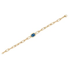 Goshwara London Bracelet à monture chaton en topaze bleue et émeraude