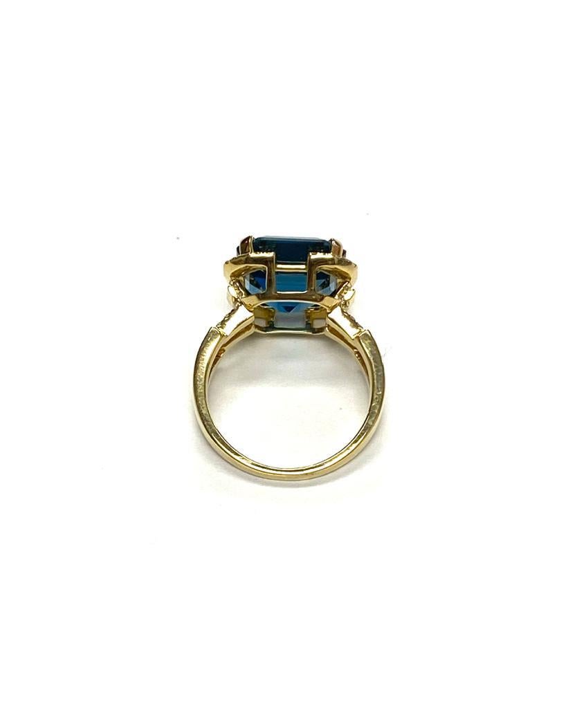 Goshwara London Blue Topaz Square Emerald Cut with Diamonds Ring In New Condition For Sale In New York, NY