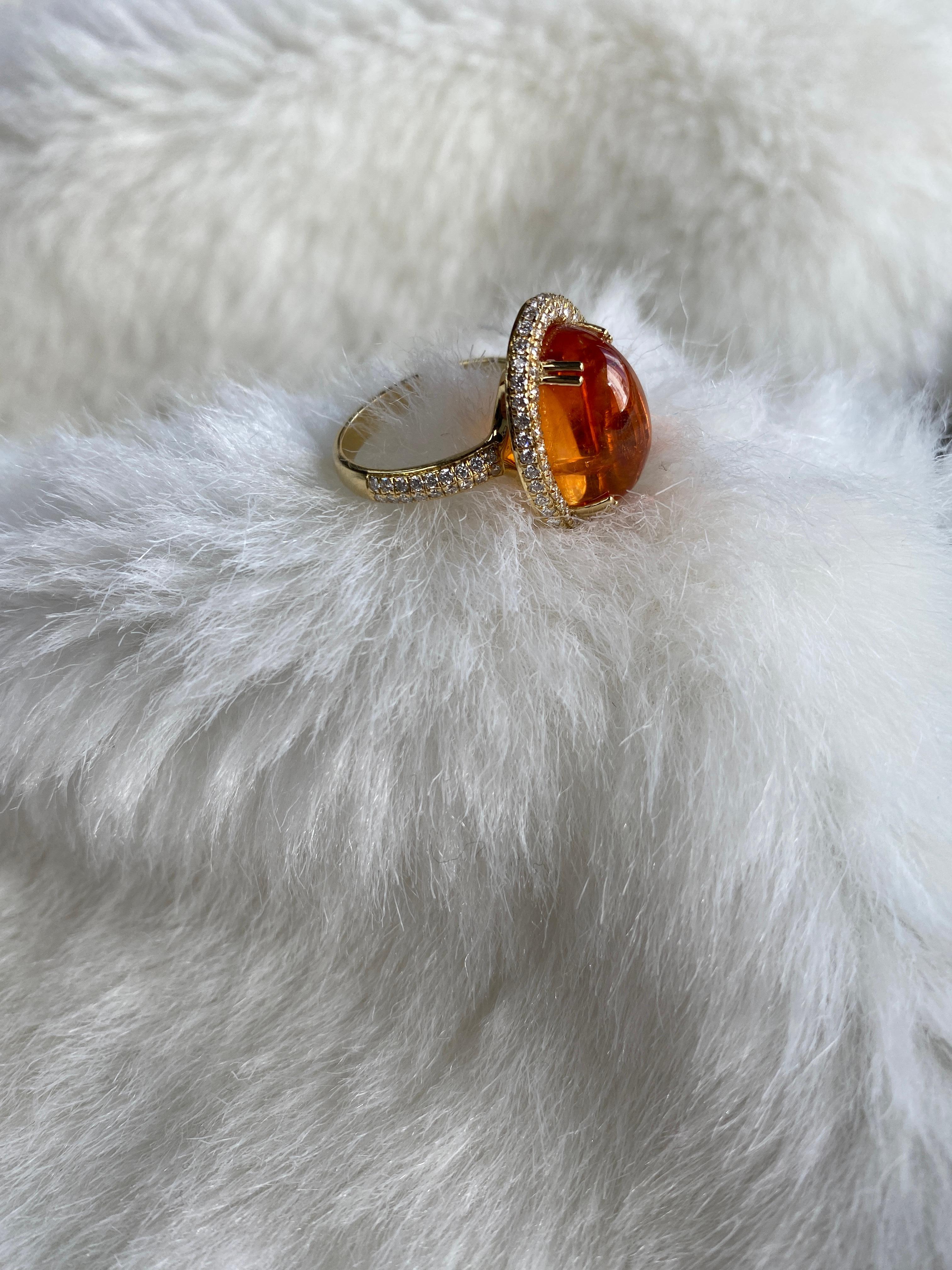 Mandarine Garnet Ring with Diamonds in 18K Yellow Gold, from 'G-One' Collection. This ring is so unique and marvelous that you will dazzle even more with it. If you are looking to add an special piece to your collection, this will be the perfect
