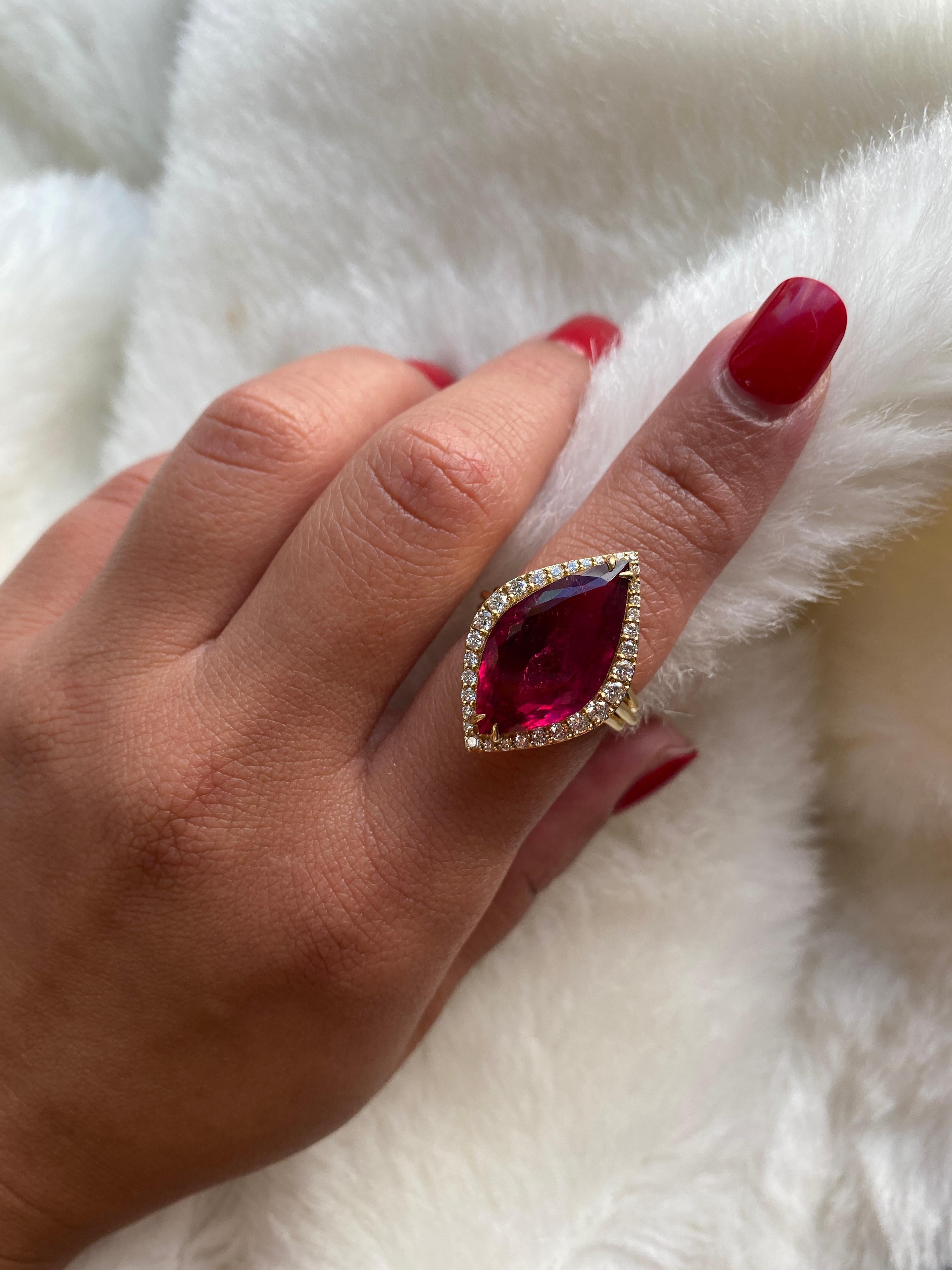 Ring mitshwara-Marquise-Rubelit und Diamant im Zustand „Neu“ im Angebot in New York, NY