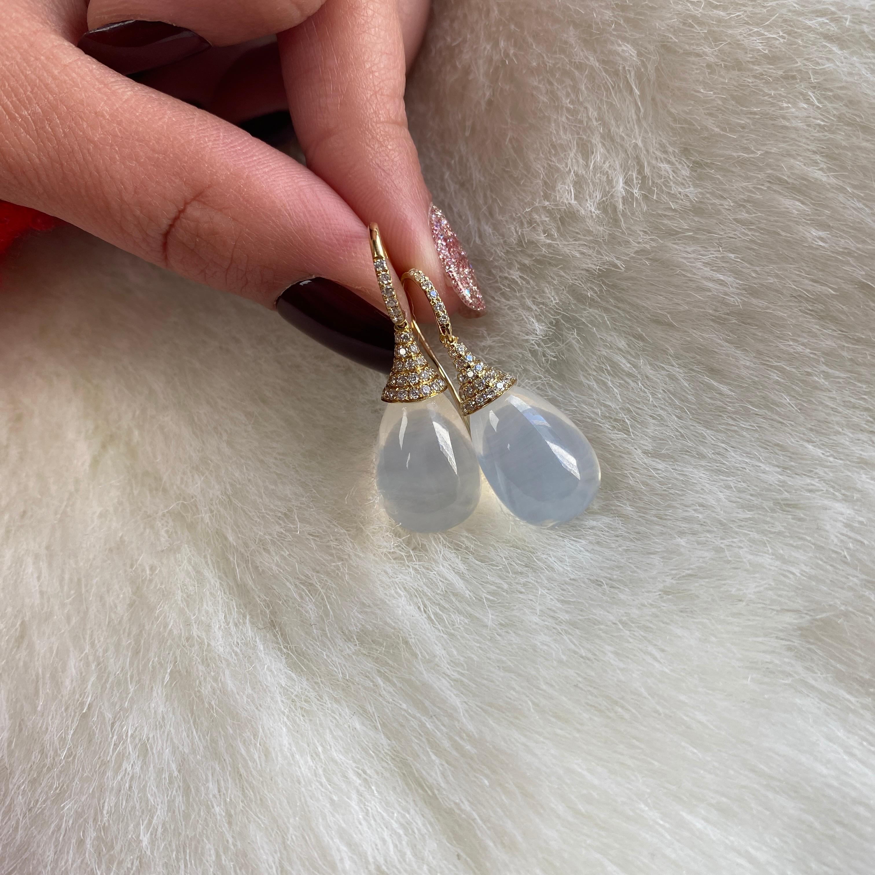 Goshwara Moon Quartz Drop And Diamond Earrings In New Condition For Sale In New York, NY
