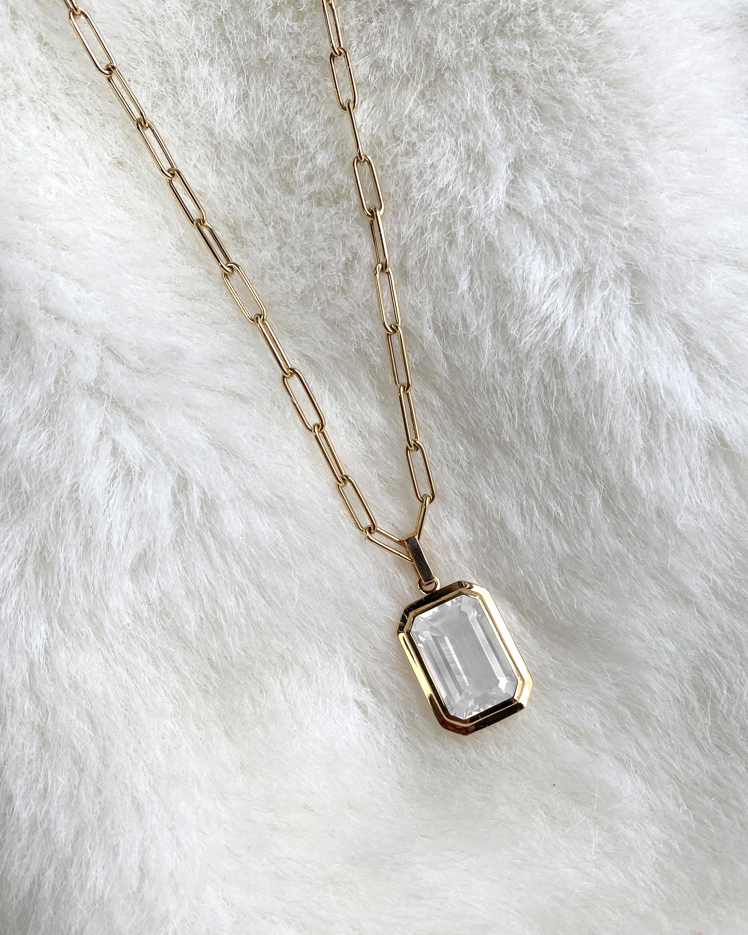 Goshwara Moon Quartz Emerald Cut Bezel Set Pendant In New Condition For Sale In New York, NY