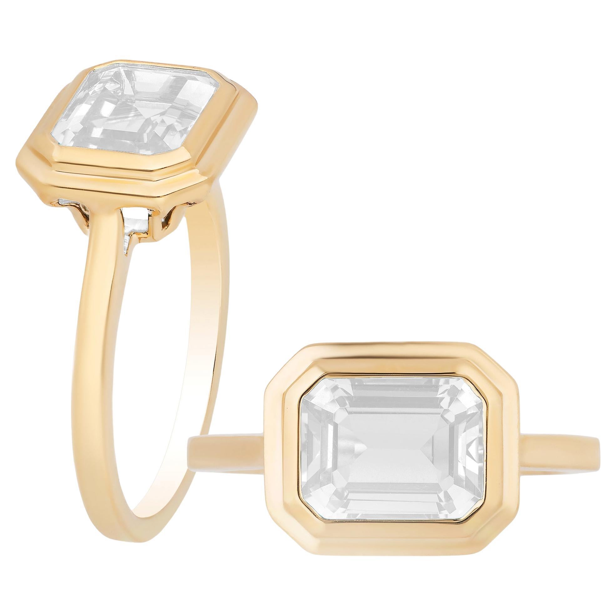 Goshwara Moon Quartz Emerald Cut Bezel Set Ring (bague à chaton en quartz lunaire)