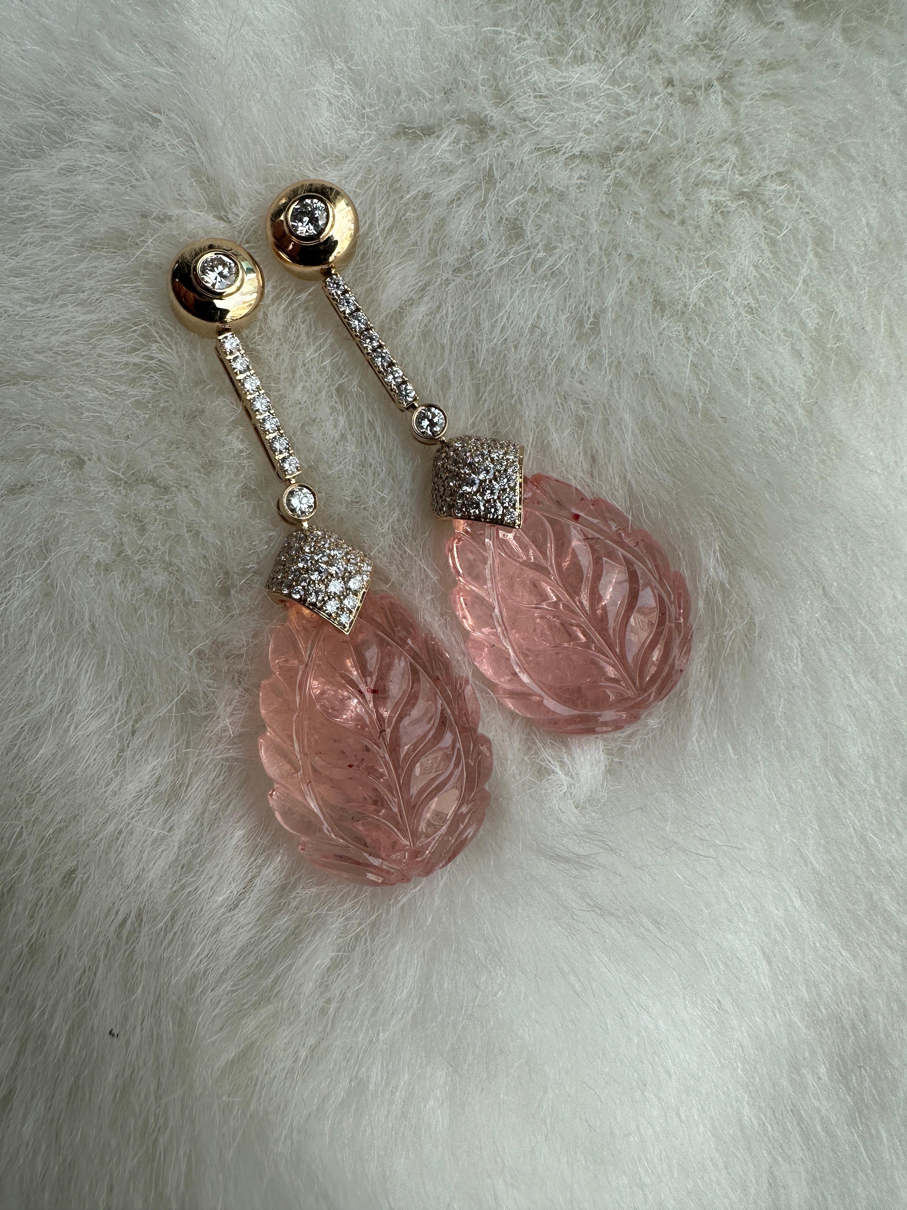 Goshwara Morganite Carved Drop with Diamond Cap Earrings  In New Condition For Sale In New York, NY
