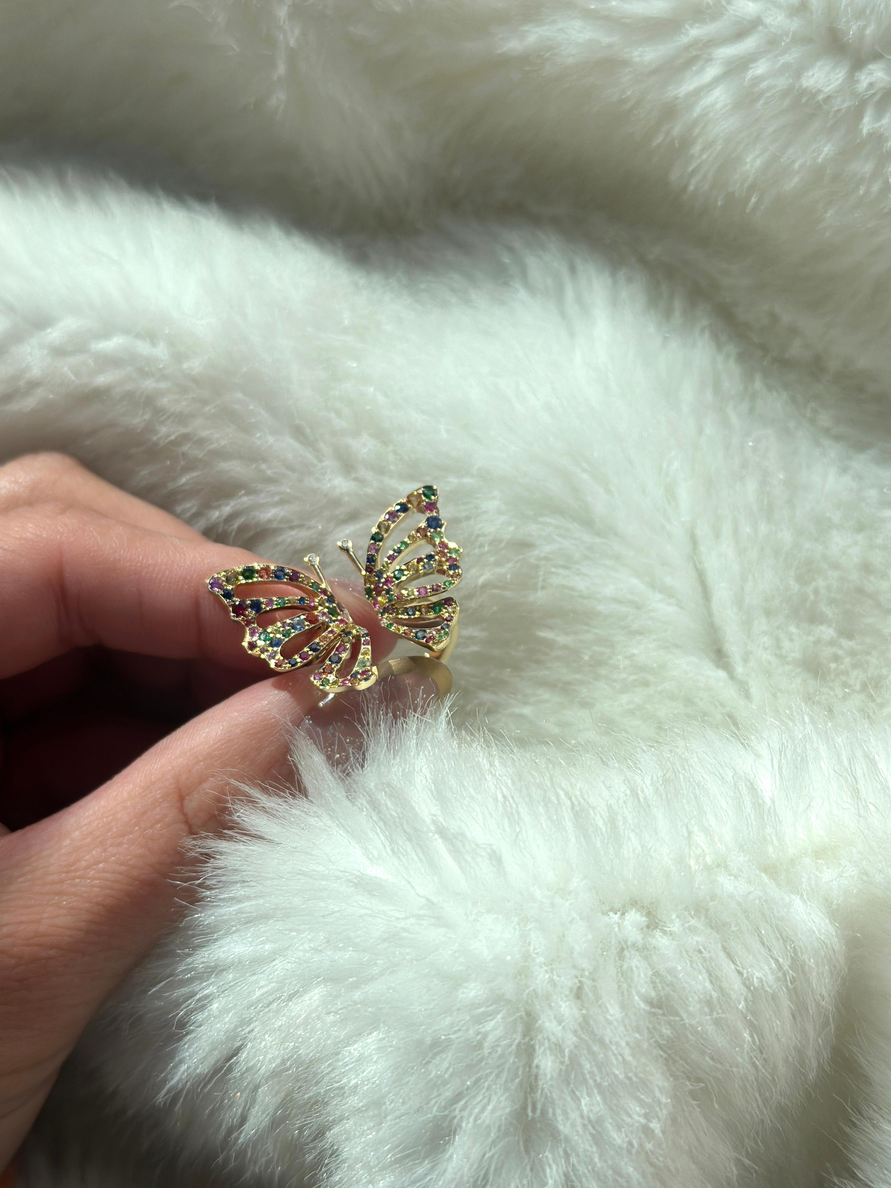 Contemporain Bague papillon en saphirs multicolores et diamants Goshwara  en vente