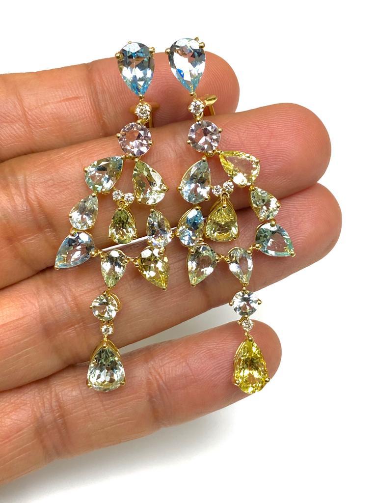 Mehrfarbiger Aqua- und zinnfarbener Birnen-Kronleuchter mit Diamanten-Ohrringen vonshwara Damen