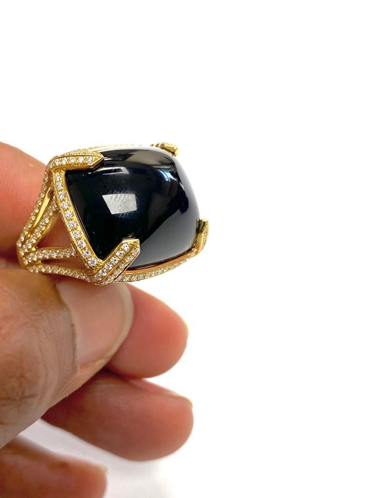 Women's Goshwara Onyx Cabochon And Diamond Ring For Sale