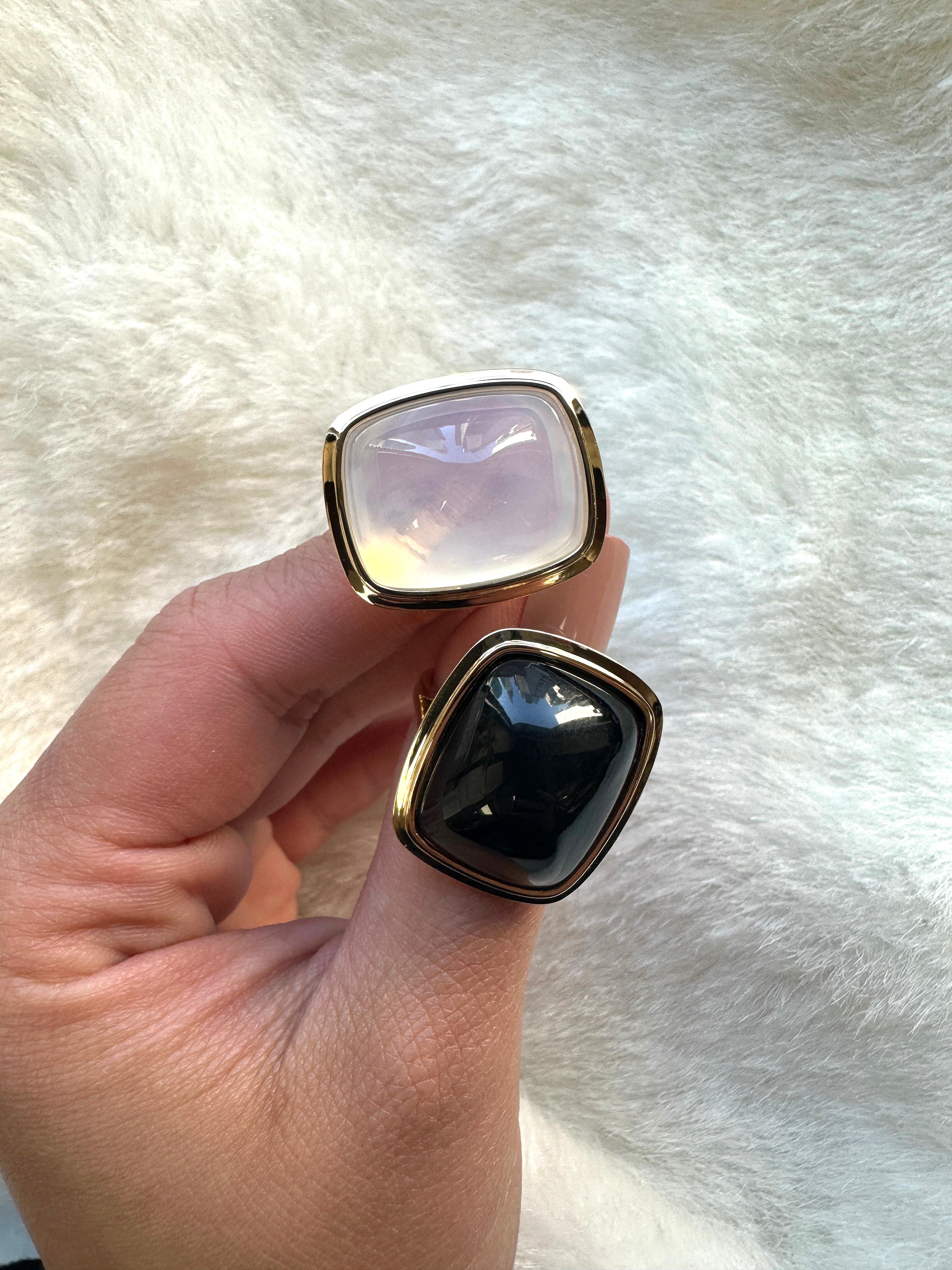 Contemporary Goshwara Onyx Cushion Cabochon Ring For Sale