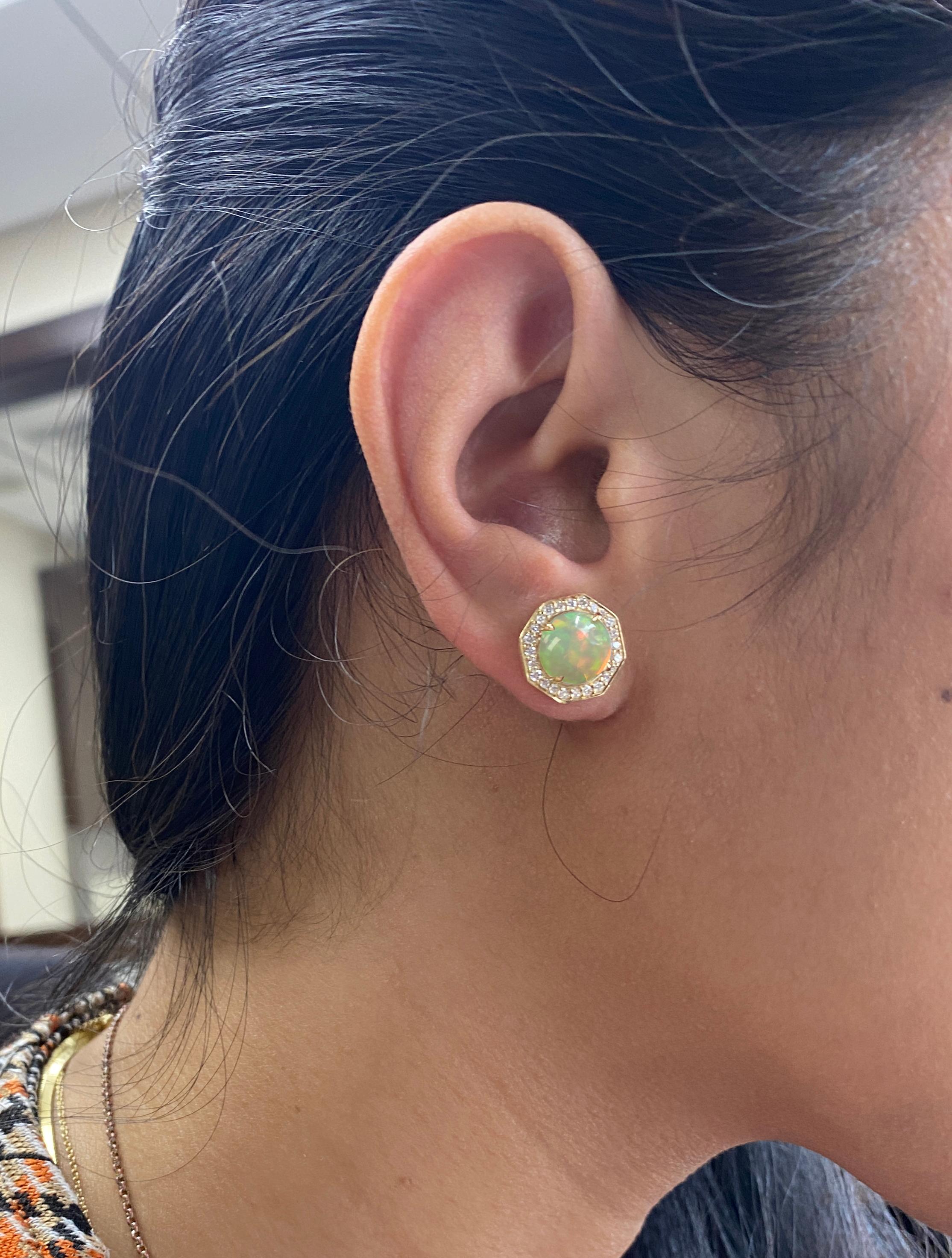 Boucles d'oreilles en opale et diamants en or jaune 18 carats, de la collection 