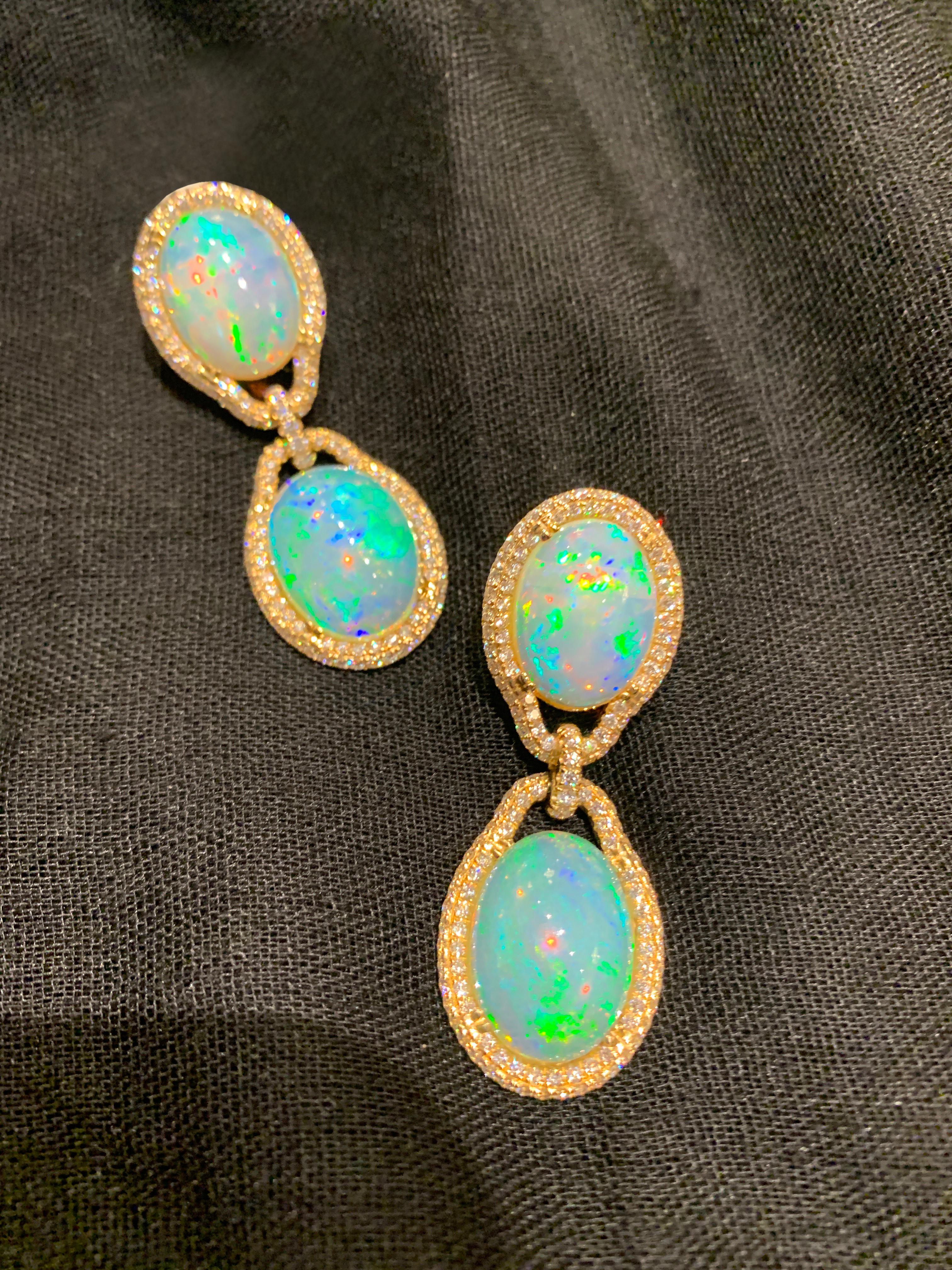 Ohrringe mitshwara-Opal-Cabochon und Diamant im Zustand „Neu“ im Angebot in New York, NY