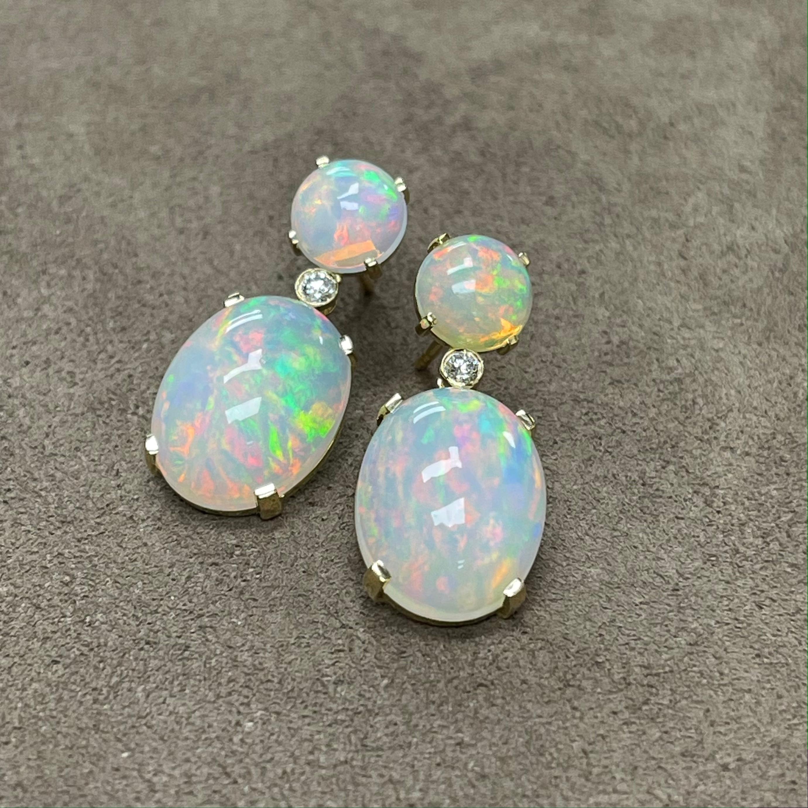 Ohrringe mitshwara-Opal im Cabochon-Schliff und Diamanten im Angebot 6