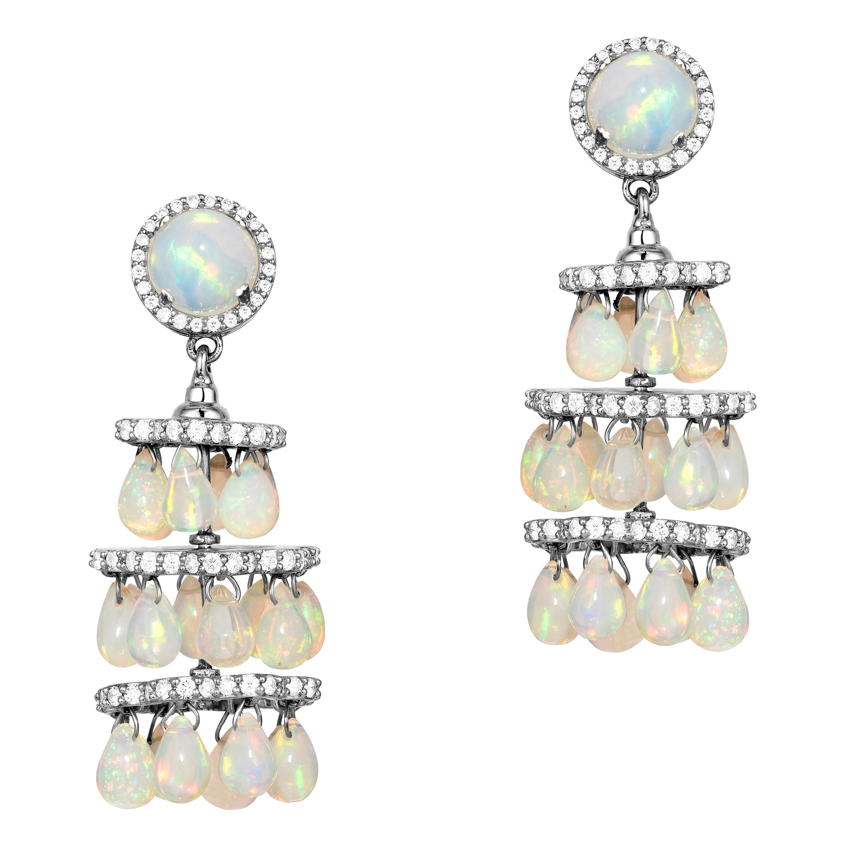 Lustre en opale de Goshwara avec boucles d'oreilles en diamants