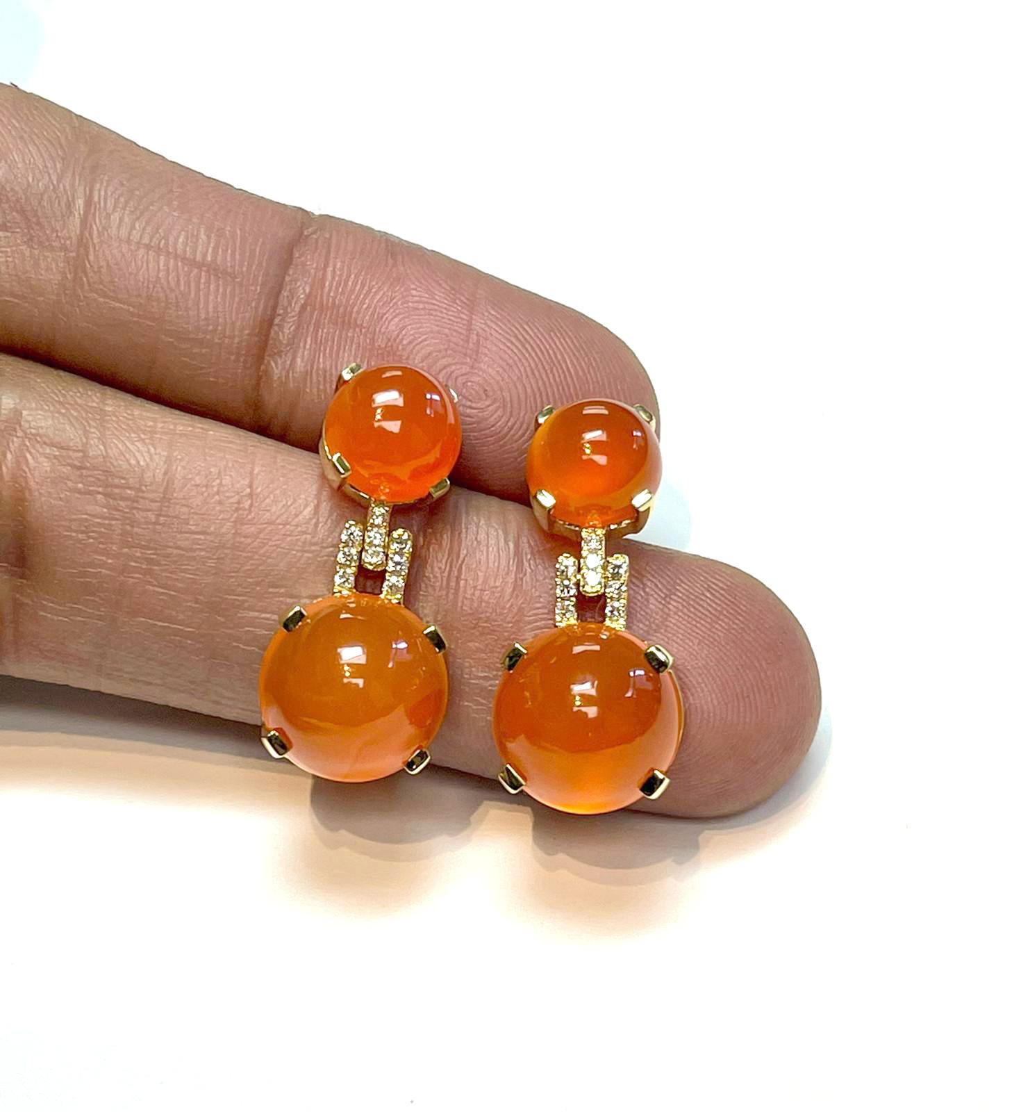 Goshwara Orange Chalcedony Cabochon Earrings In New Condition For Sale In New York, NY