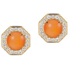 Clous d'oreilles Goshwara en calcédoine orange et diamants