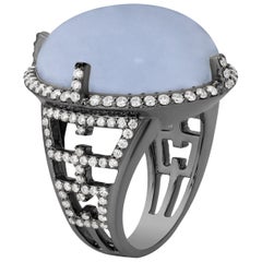 Ovaler Cabochon-Blauer Chalcedon- und Diamantring vonshwara