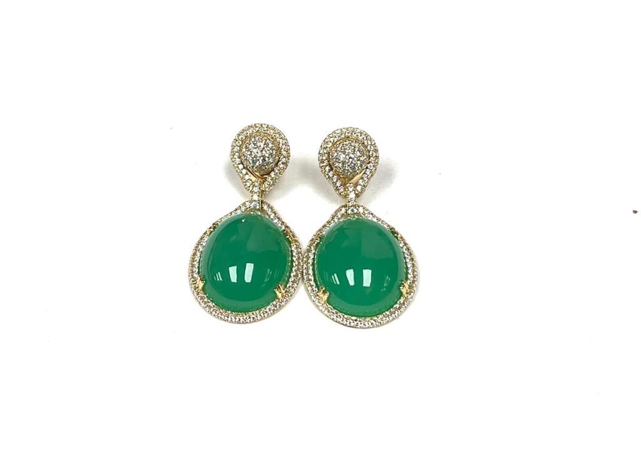 Goshwara Oval Chrysoprase With Diamond Pendant & Earring For Sale 4