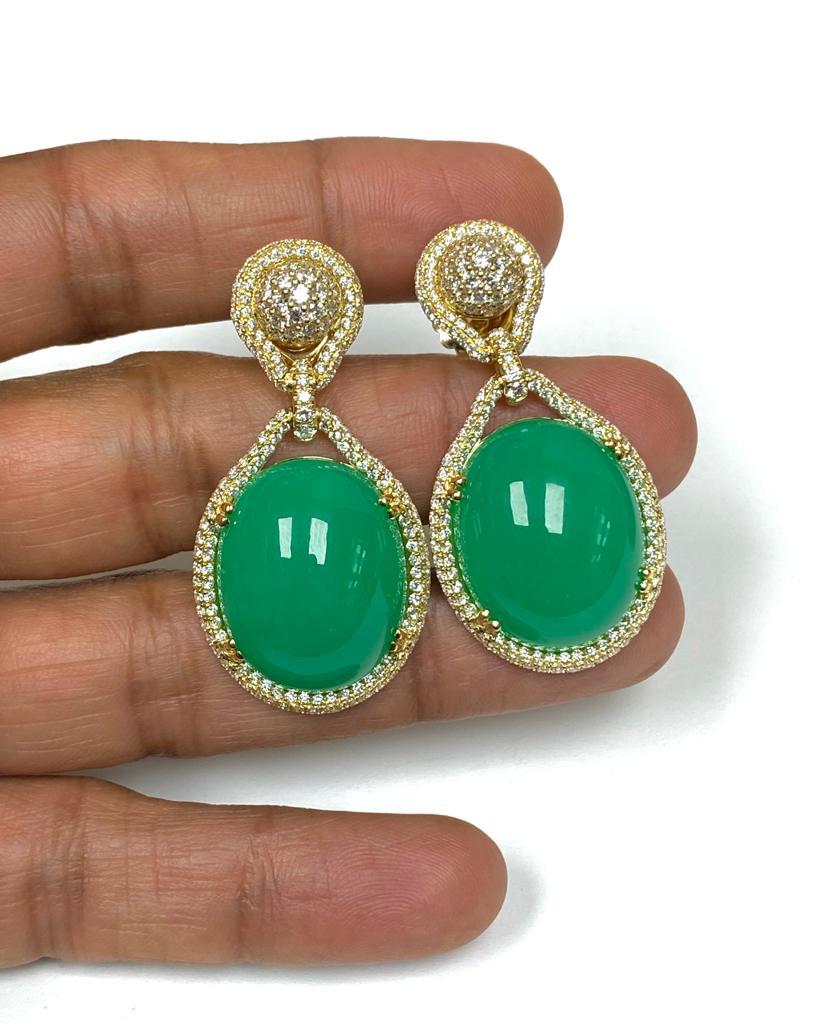 Goshwara Oval Chrysoprase With Diamond Pendant & Earring For Sale 5
