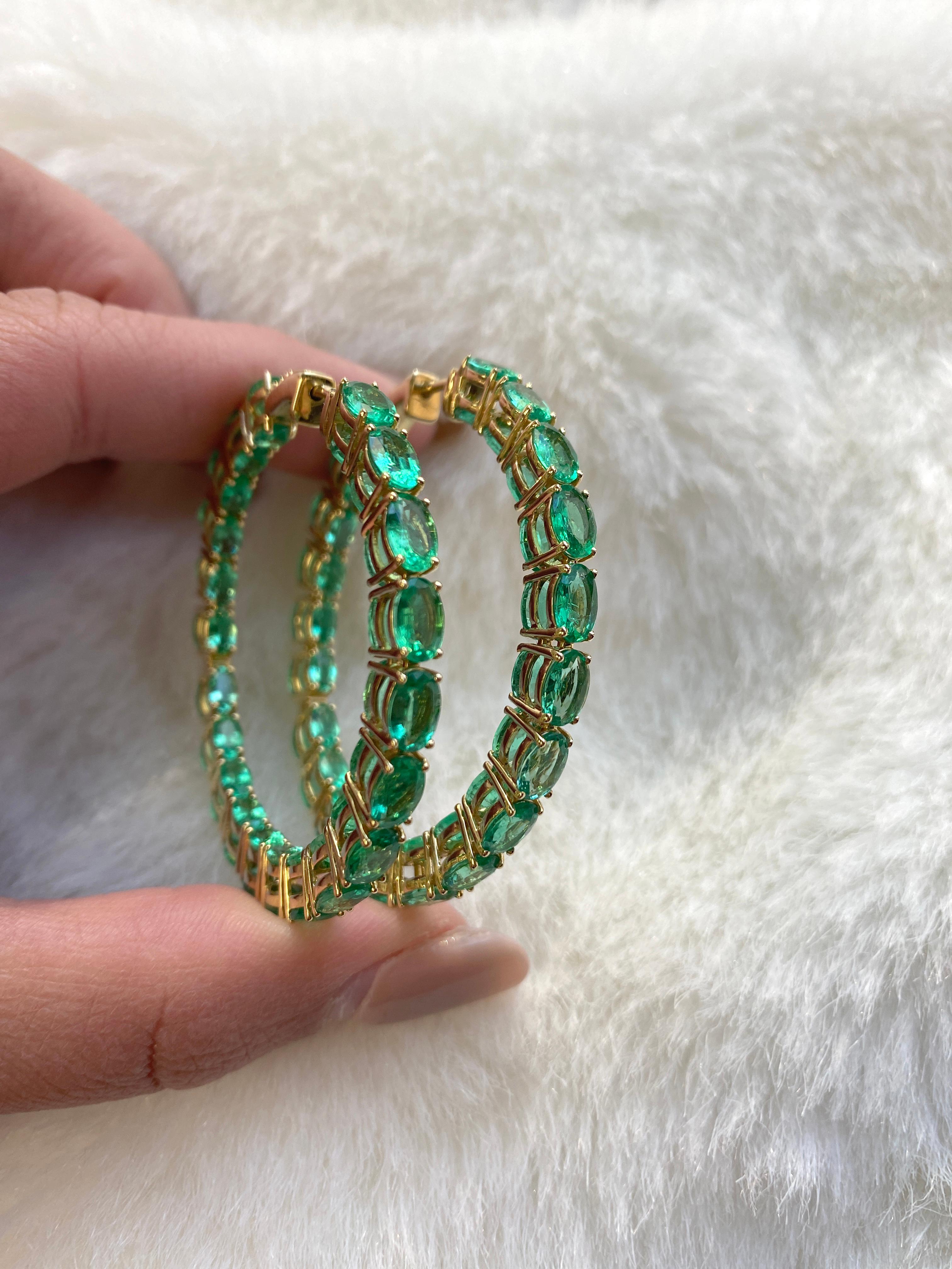 Contemporary Goshwara Oval Long Emerald Hoop Earrings For Sale