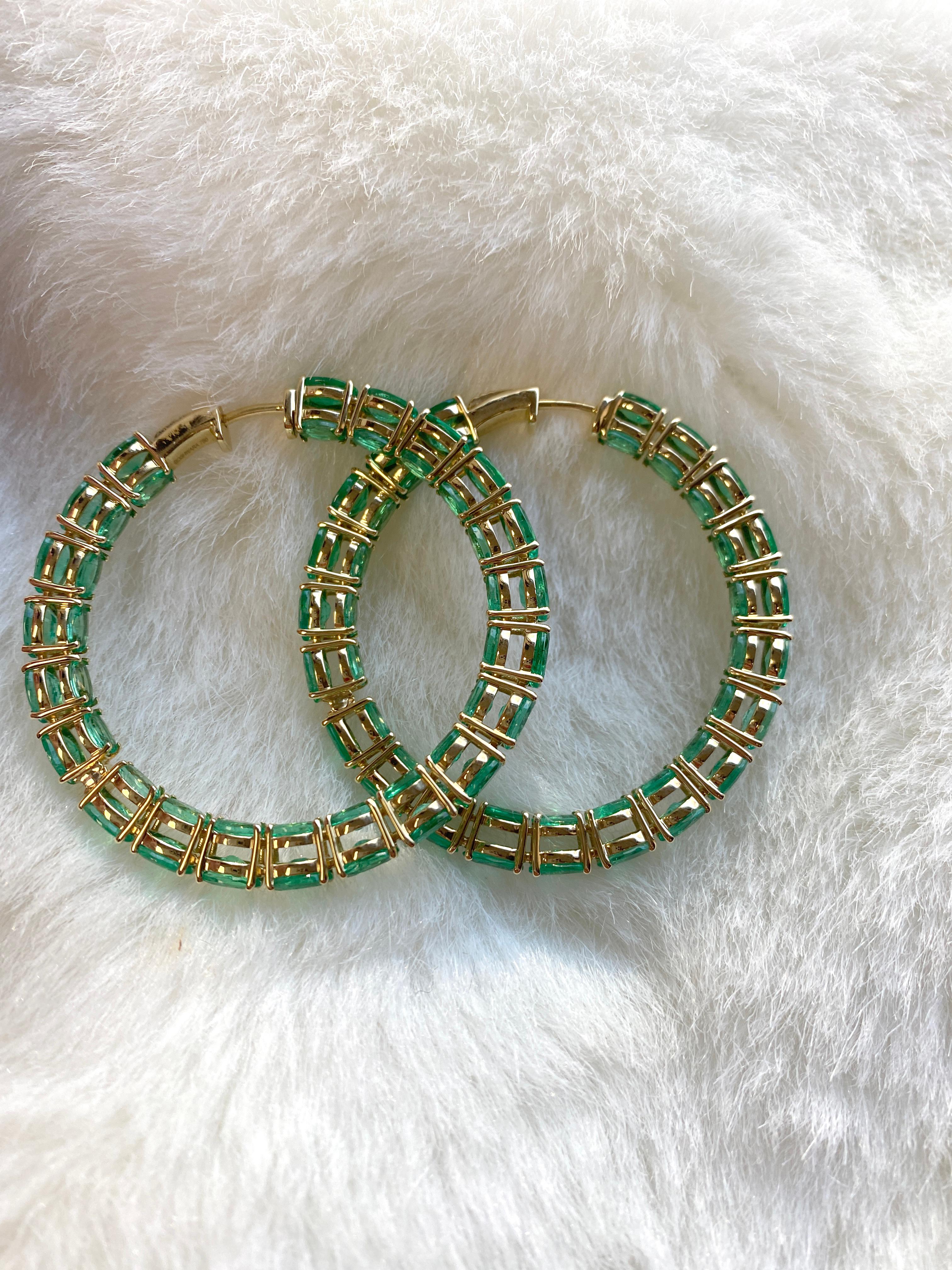 Oval Cut Goshwara Oval Long Emerald Hoop Earrings For Sale