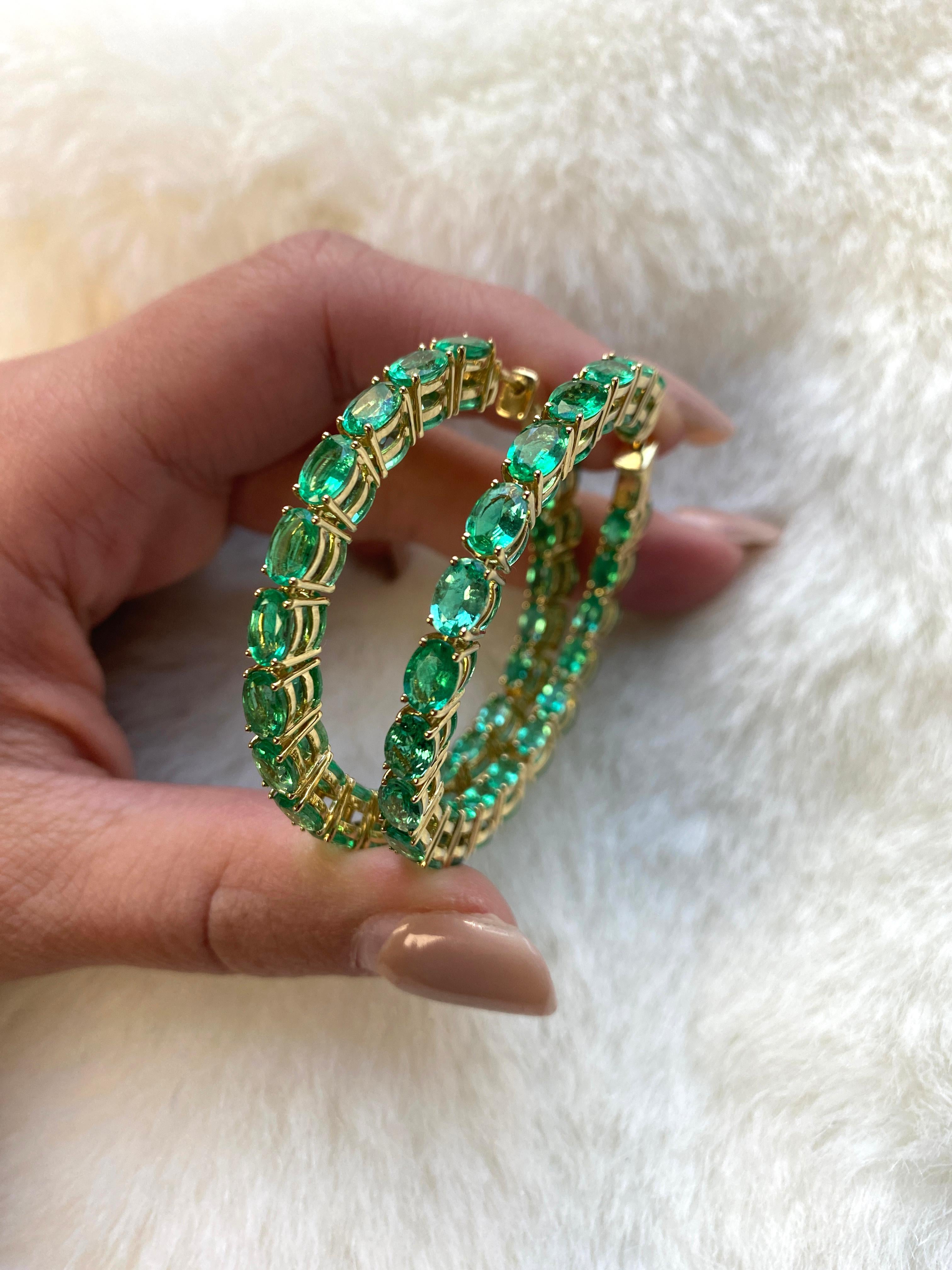 Women's Goshwara Oval Long Emerald Hoop Earrings For Sale