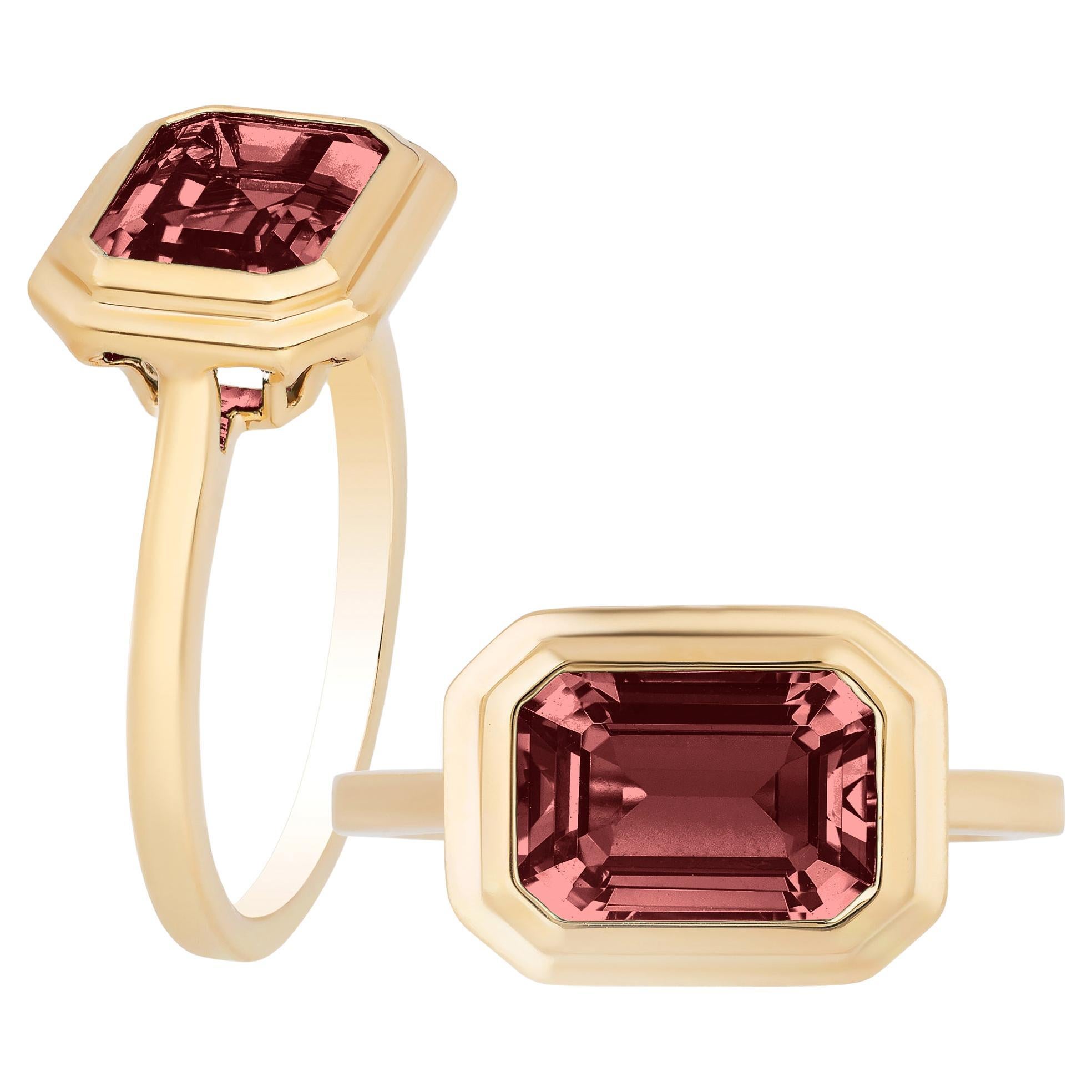 Bague Goshwara en tourmaline rose taille émeraude horizontale en vente