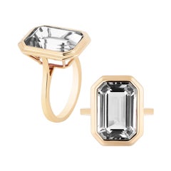 Goshwara Bergkristall-Ring mit Smaragdschliff-Lünette