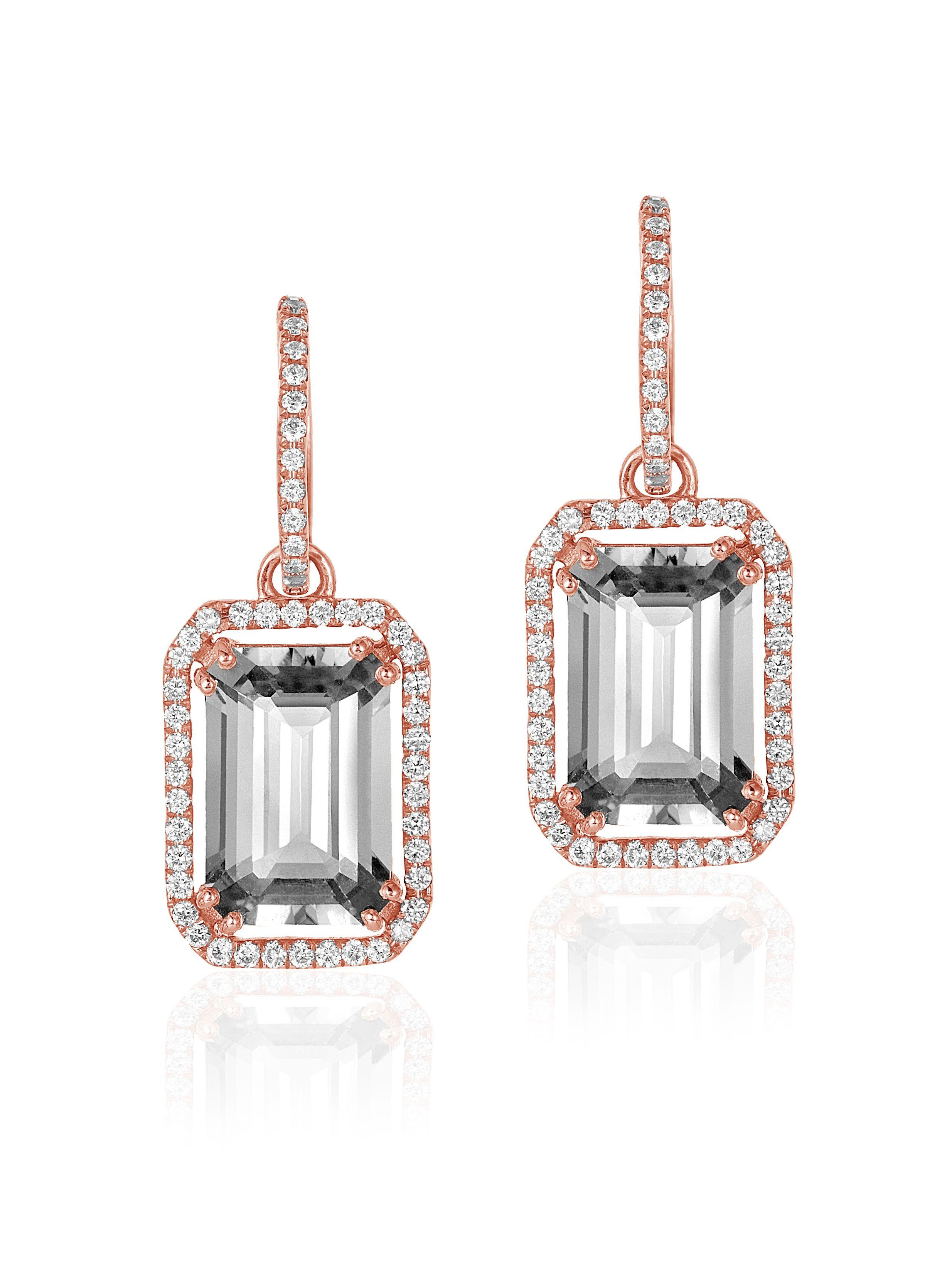 Rock Crystal Emerald Cut Earrings with Diamond Trim in 18K Rose Gold, from ‘Gossip” Collection

Stone Size: 12 x 8 mm 

Gemstone Approx. Wt: Rock Crystal- 7.12 Carats

Diamonds: G-H / VS, Approx. Wt: 0.40 Carats
