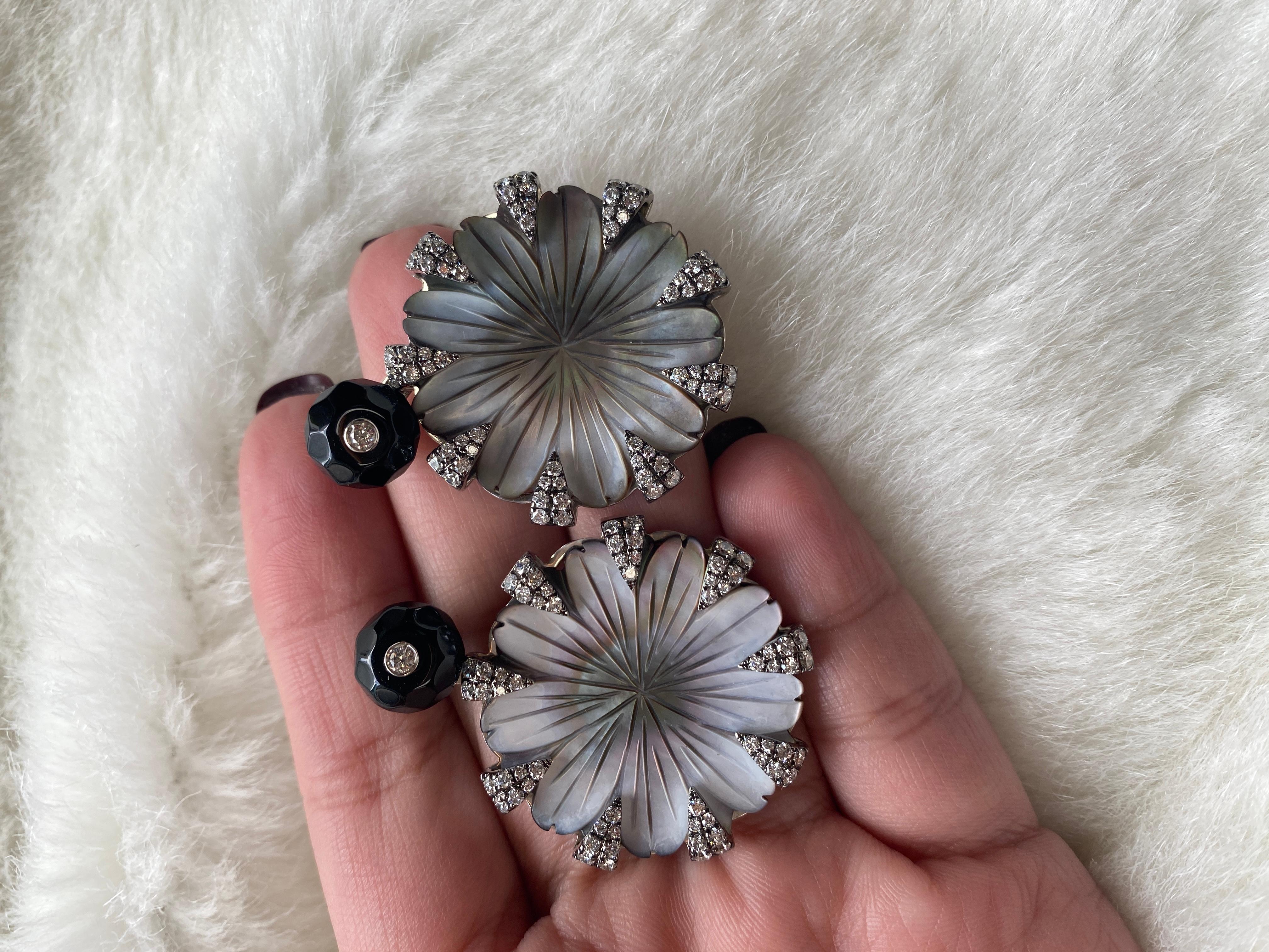Women's Goshwara Round Flower Earrings with Diamonds For Sale