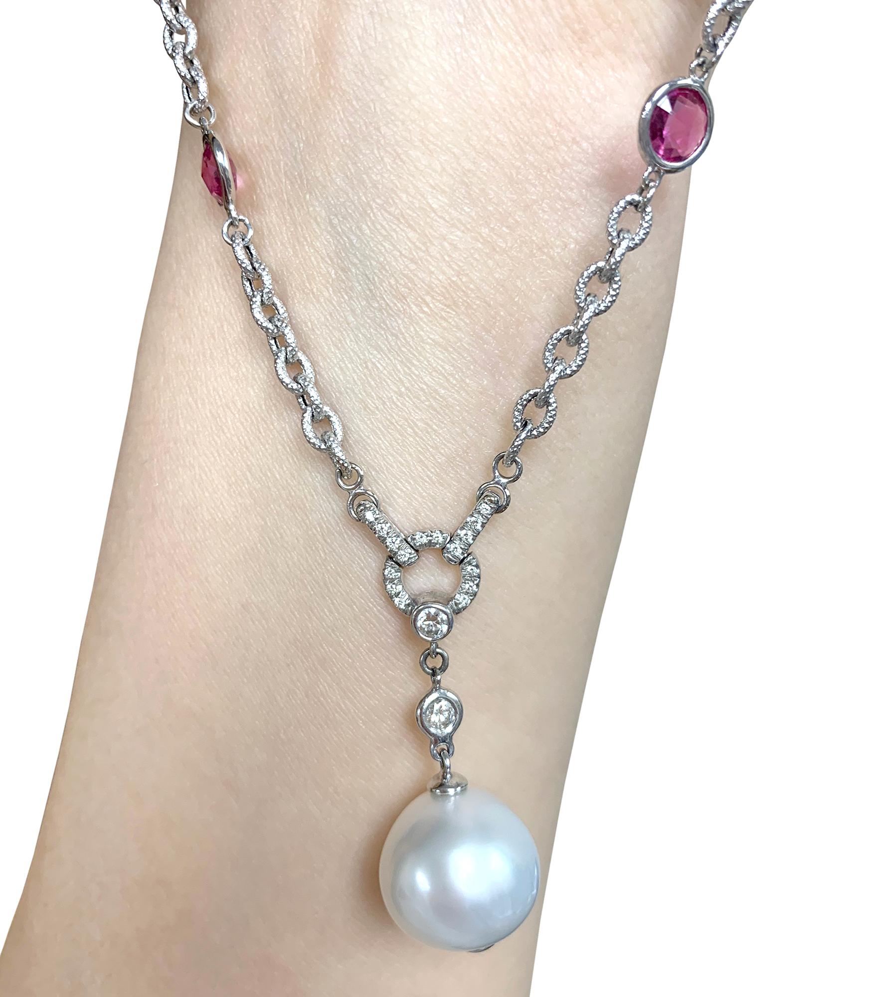 Taille ronde Goshwara - Collier de pampilles en rubélite et perles blanches des mers du Sud en vente