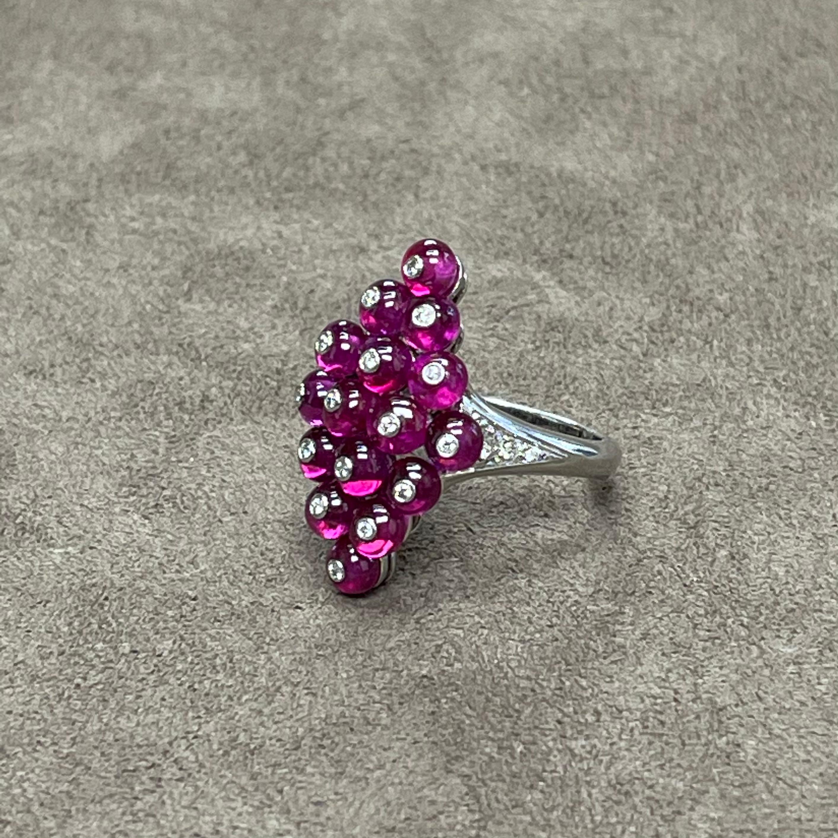 Goshwara  Bague en forme de cerf-volant en perles de rubis et diamants Neuf - En vente à New York, NY