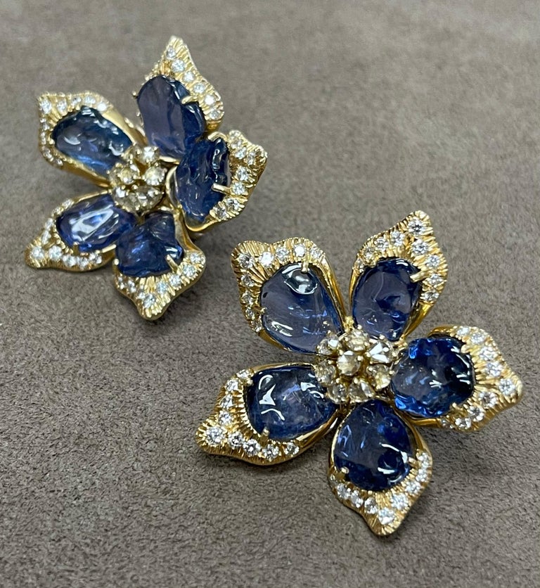 Goshwara Sapphire and Diamond Flower Earrings For Sale at 1stDibs