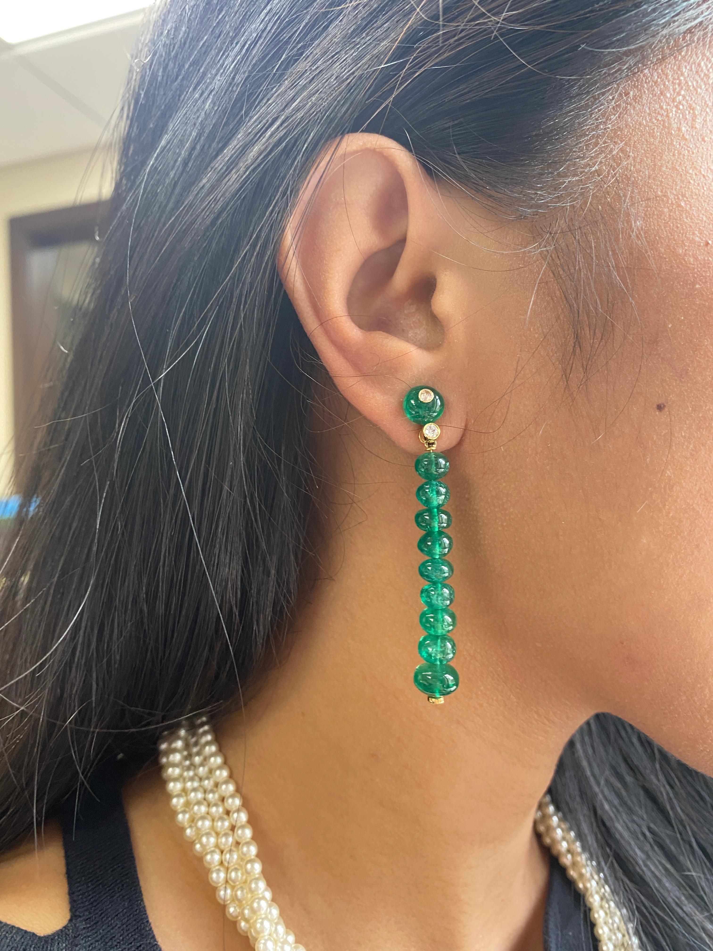 Contemporain Goshwara, boucles d'oreilles en perles d'émeraudes à ligne unique avec diamants en vente