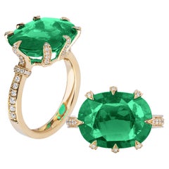 Goshwara Small Oval Emerald with Diamonds Ring 