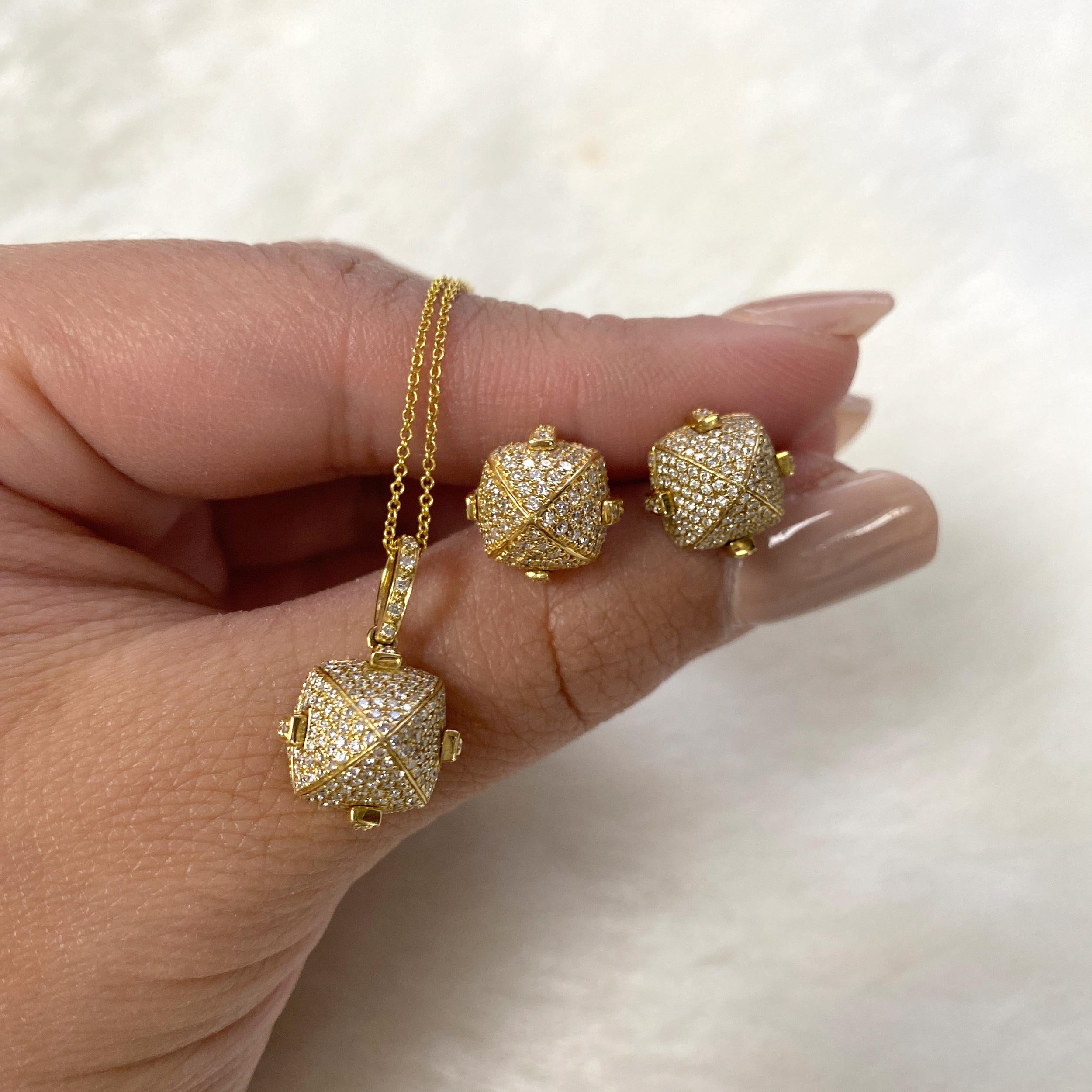 Women's Goshwara Sugarloaf Diamond Pendant For Sale