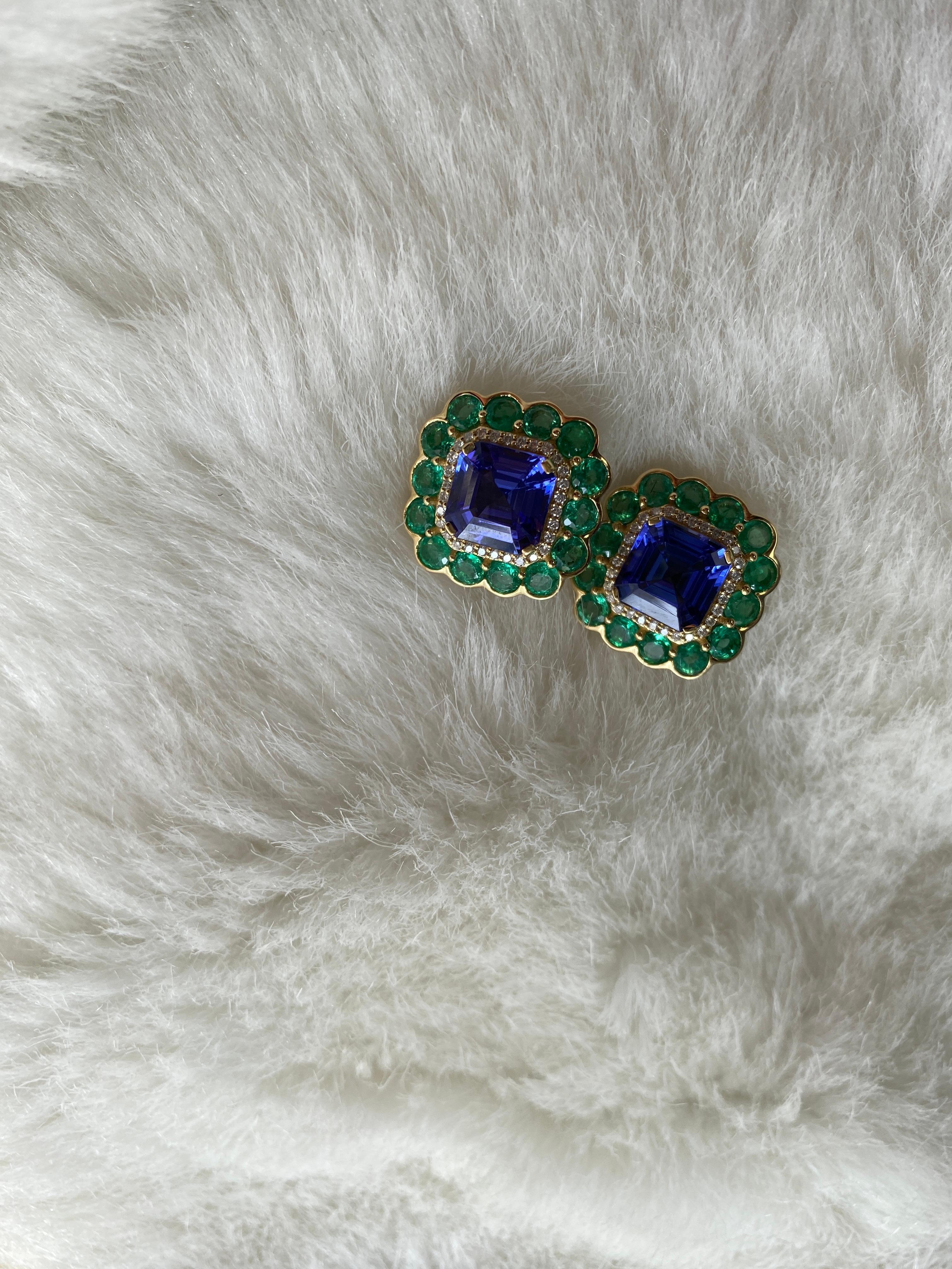 Contemporary Goshwara Tanzanite and Emerald Stud Earrings with Diamonds