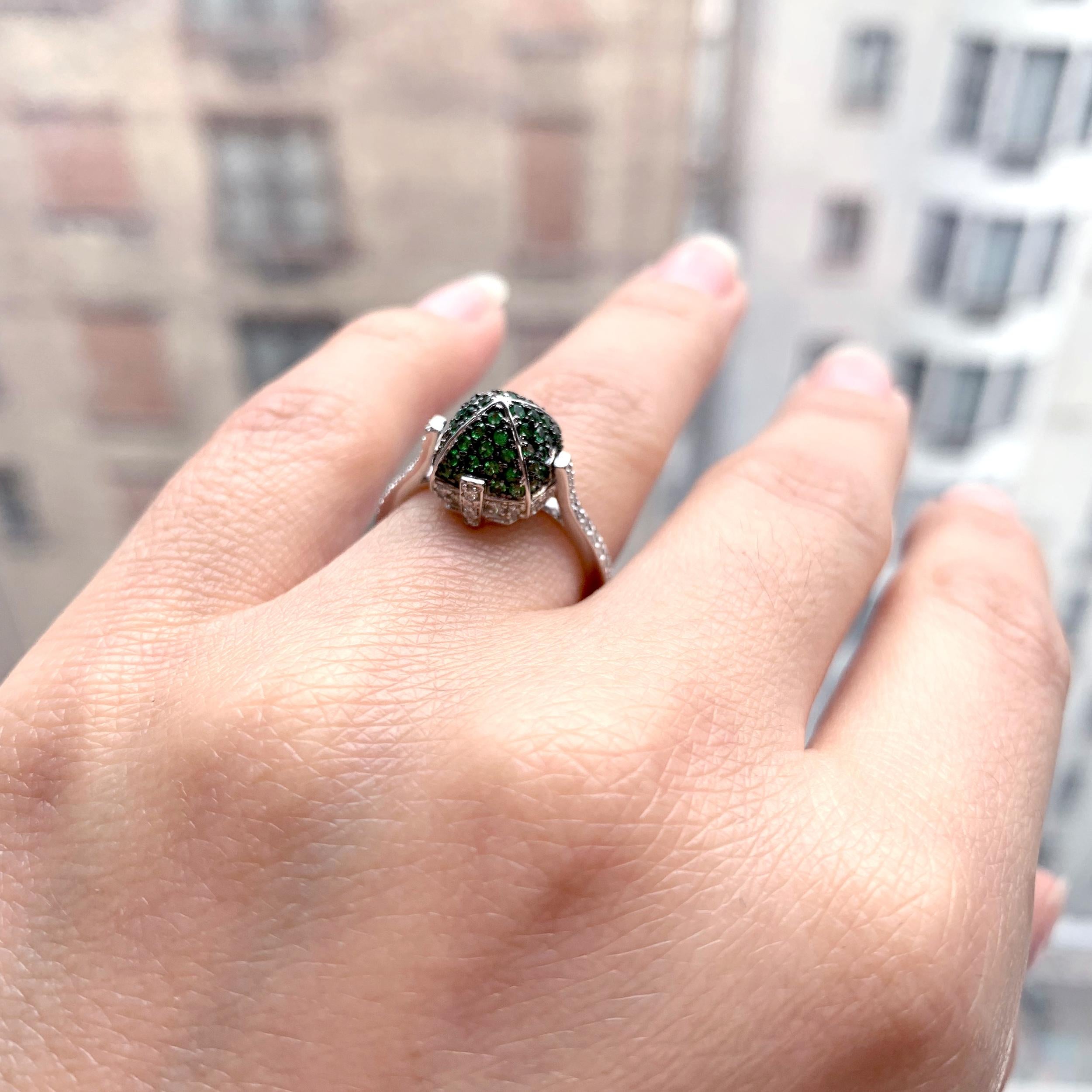 Taille ronde Bague Goshwara en tsavorite et diamant en vente
