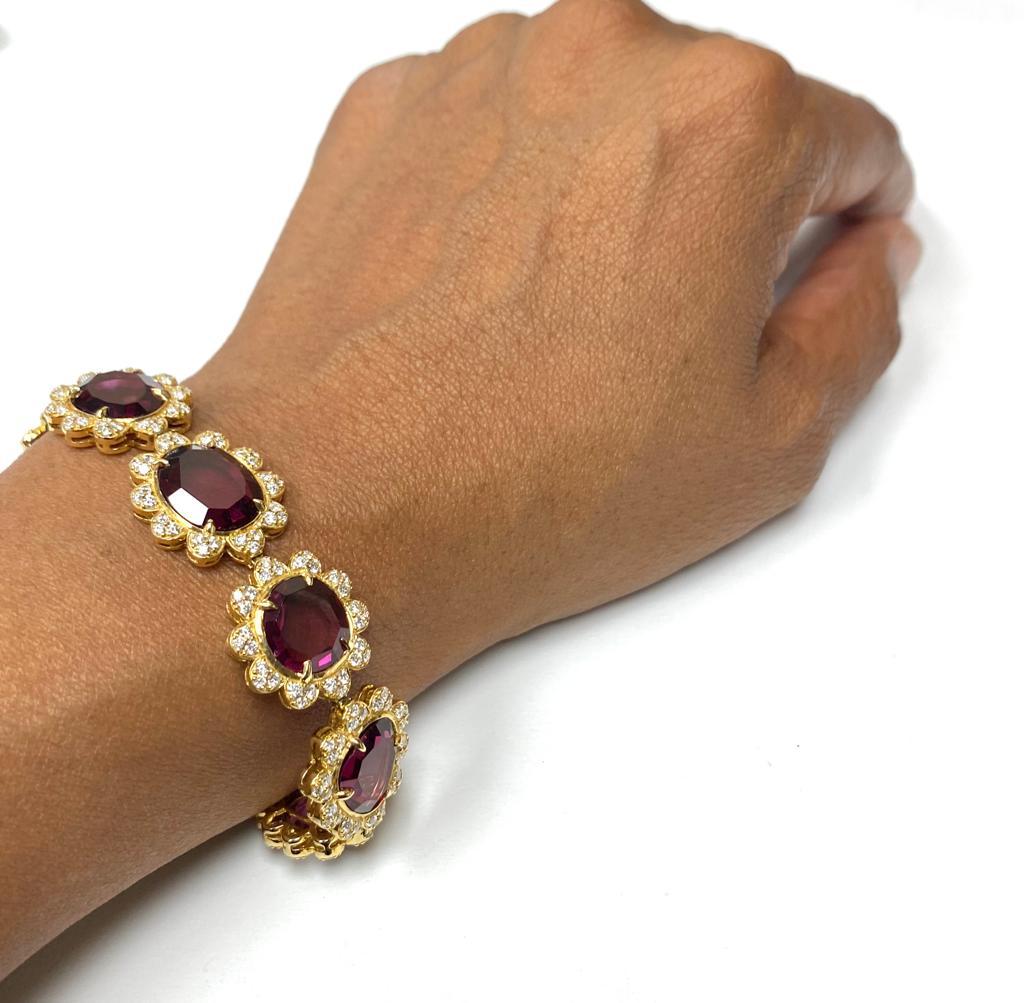 Goshwara Uneben  Granat mit Diamanten Armband (Zeitgenössisch) im Angebot