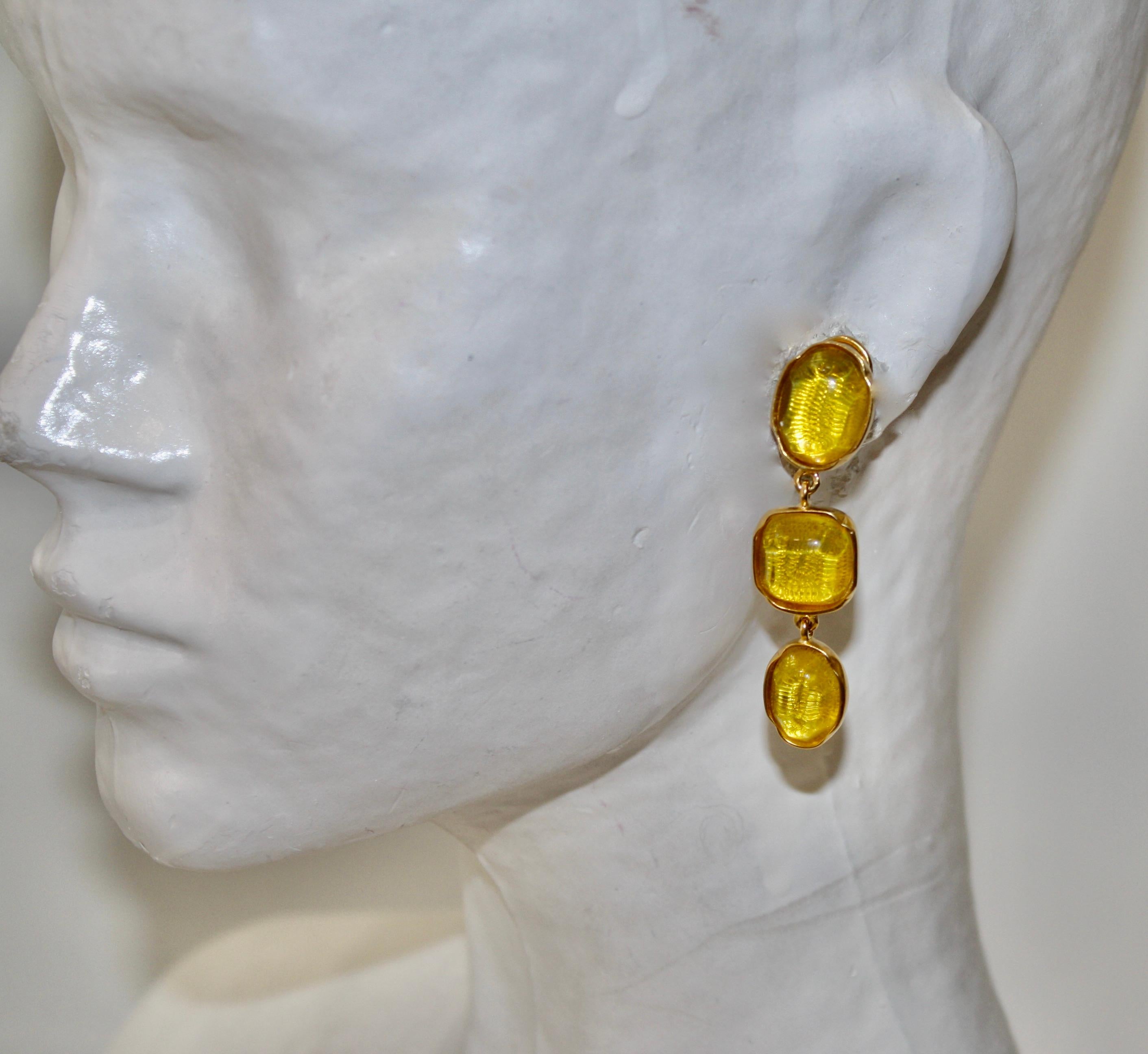 Gossens Rock Crystal Triple Drop In Yellow In New Condition For Sale In Virginia Beach, VA