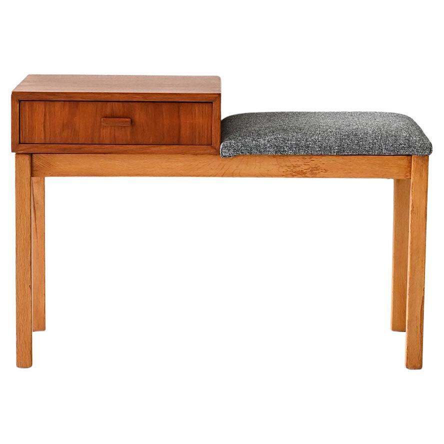 Chaise de commère scandinave de Svenska Kompaniet en vente