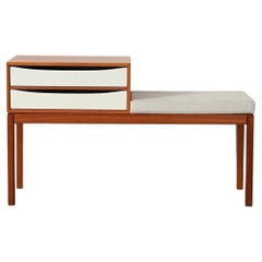 “Gossip chair” scandinava in teak con cassetti laccati bianchi, anni ’50/’60