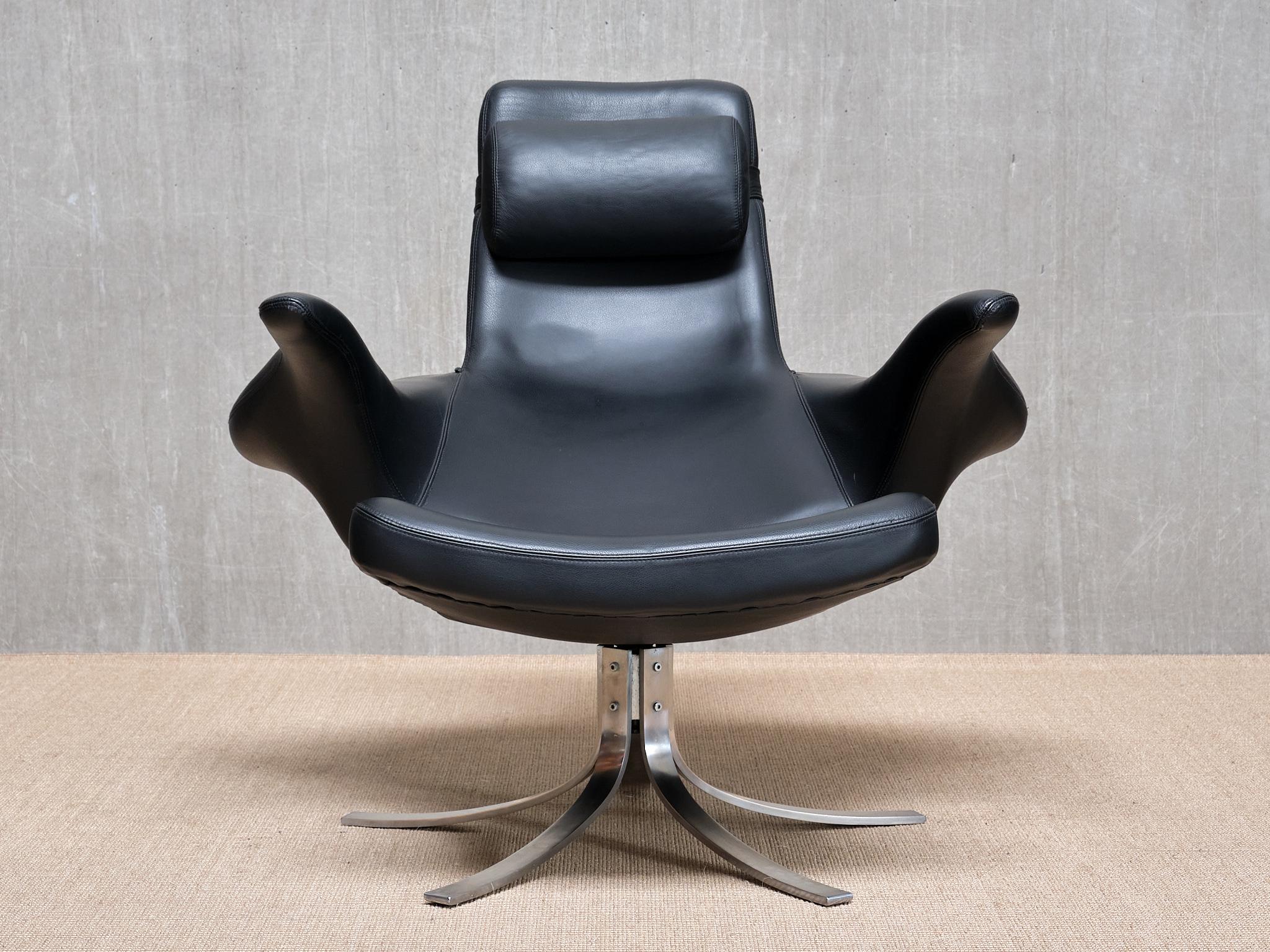 Metal Gosta Berg & Stenerik Eriksson 'Seagull' Chair with Stool, Fritz Hansen, 1960s For Sale