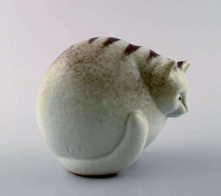 Gösta Grähs for Rörstrand, rare cat in ceramics.
Glaze in light and brown shades.
Measures: 8.5 cm. x 7 cm.
Perfect condition.
1st factory quality.
Stamped.