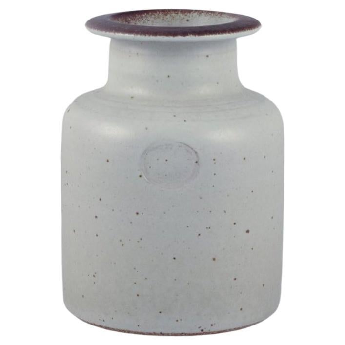 Gösta Grähs for Rörstrand, Sweden. Ceramic vase in gray glaze. 1960s/70s. For Sale